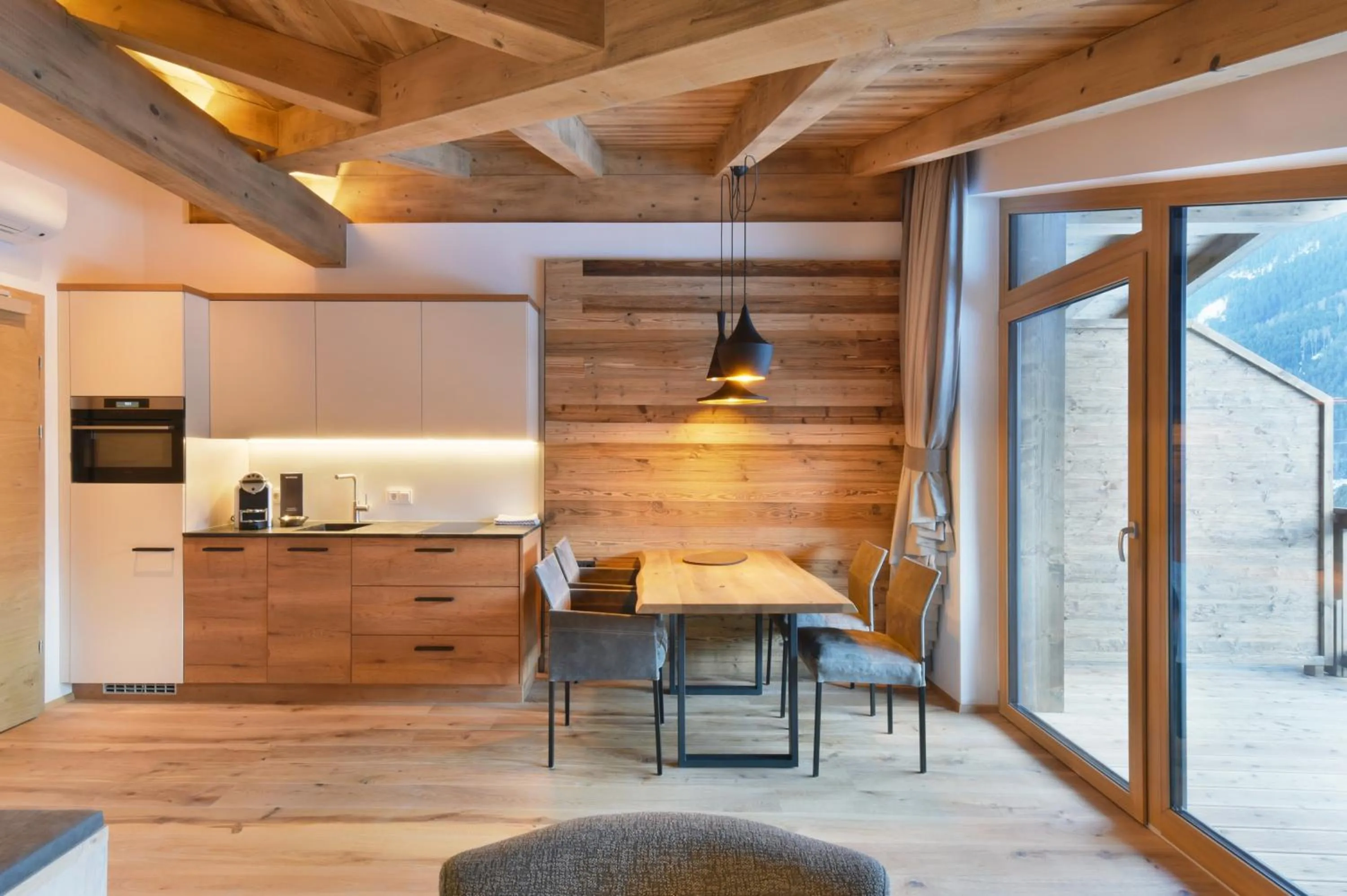 Kitchen or kitchenette in Venediger Lodge