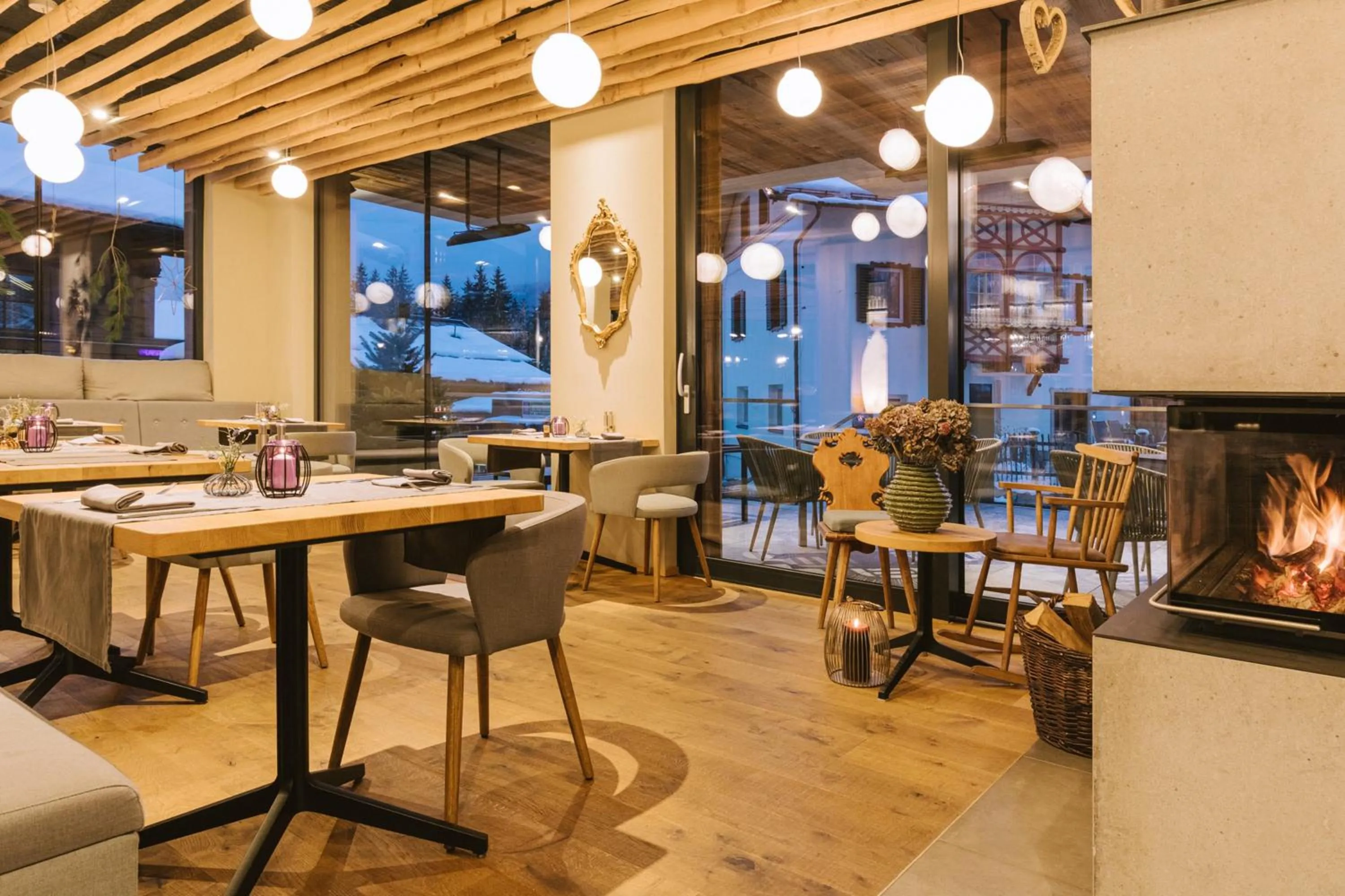 Restaurant/places to eat in Venediger Lodge