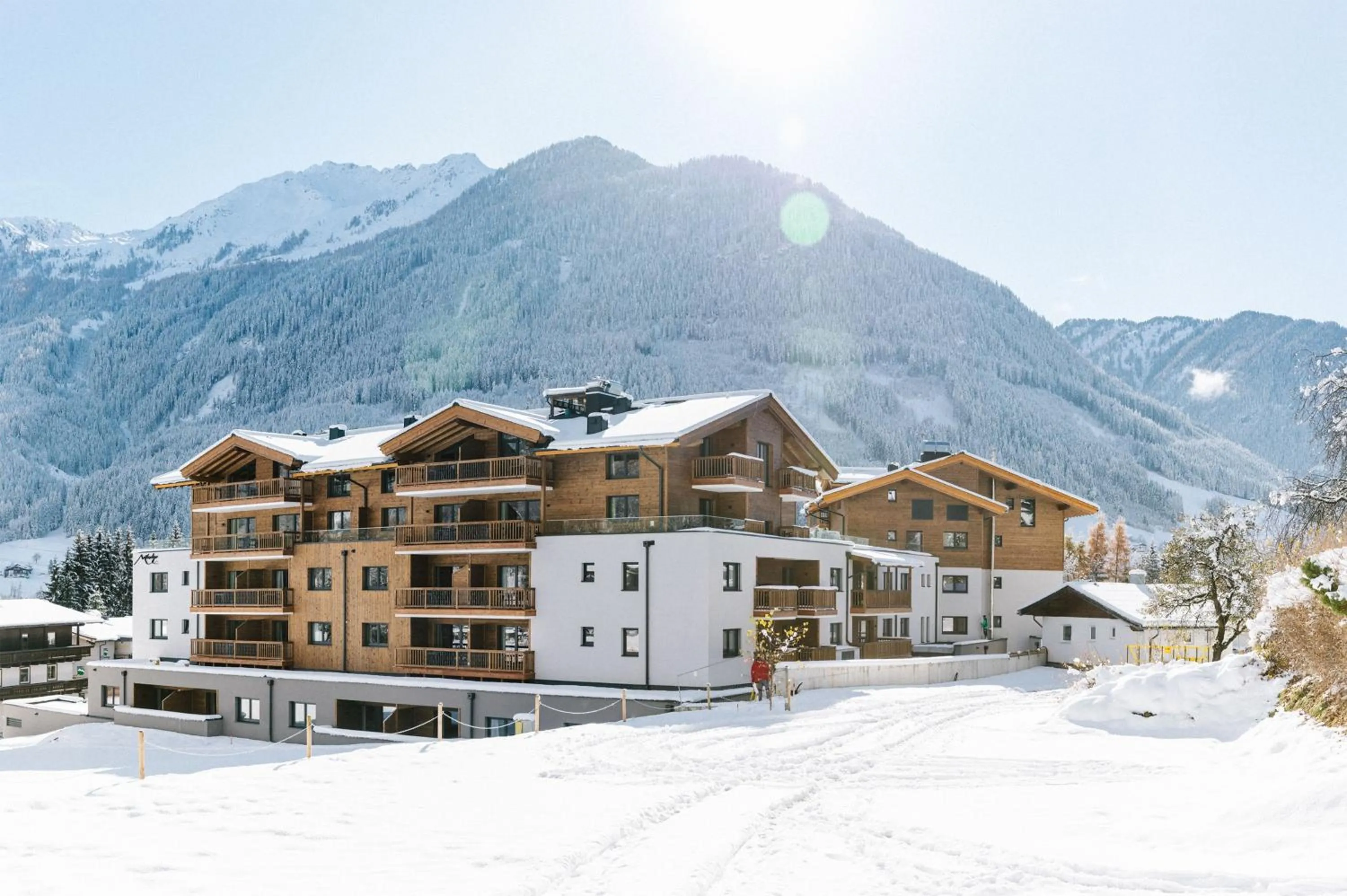 Property building in Venediger Lodge