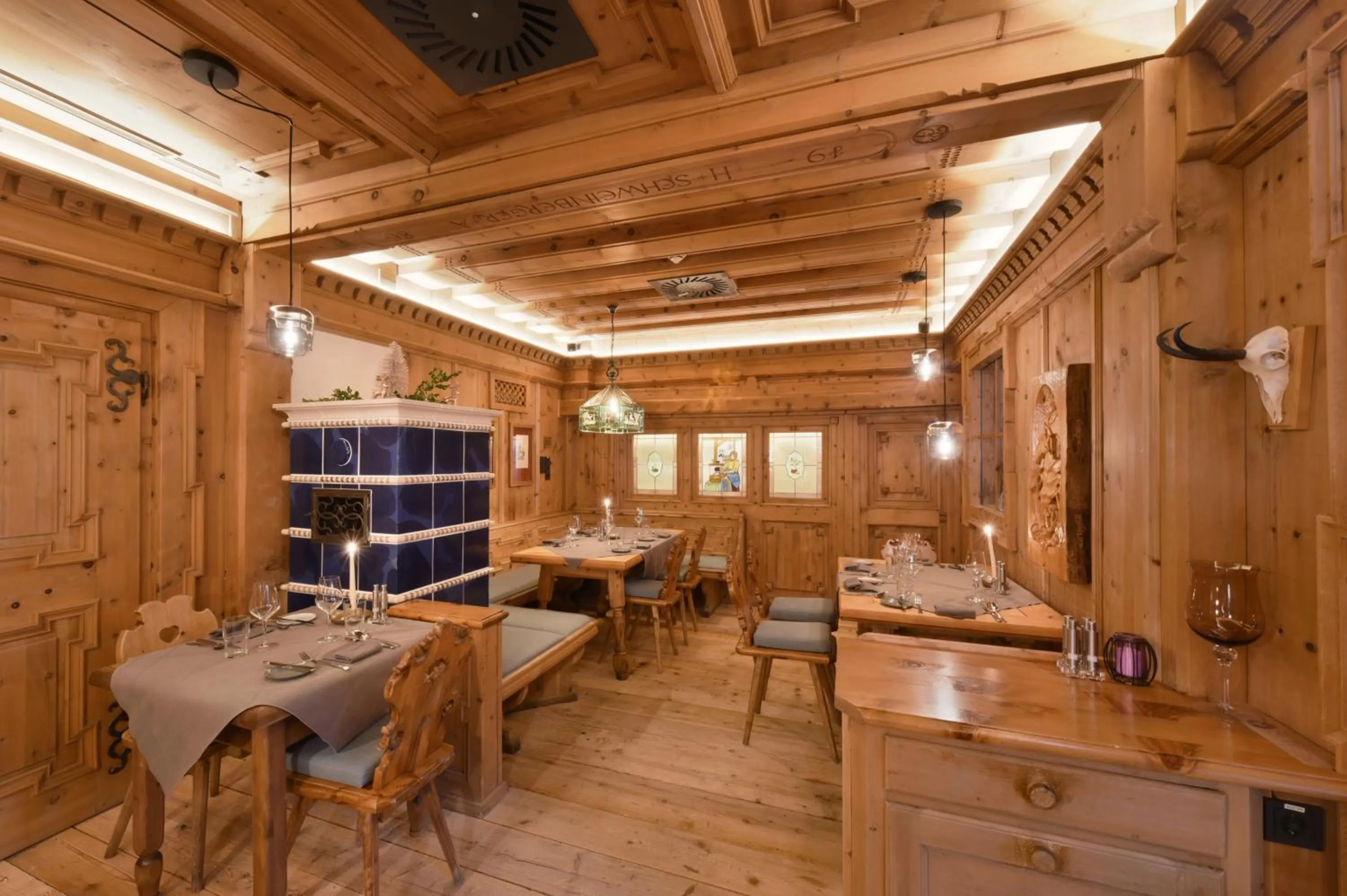 Restaurant/places to eat in Venediger Lodge