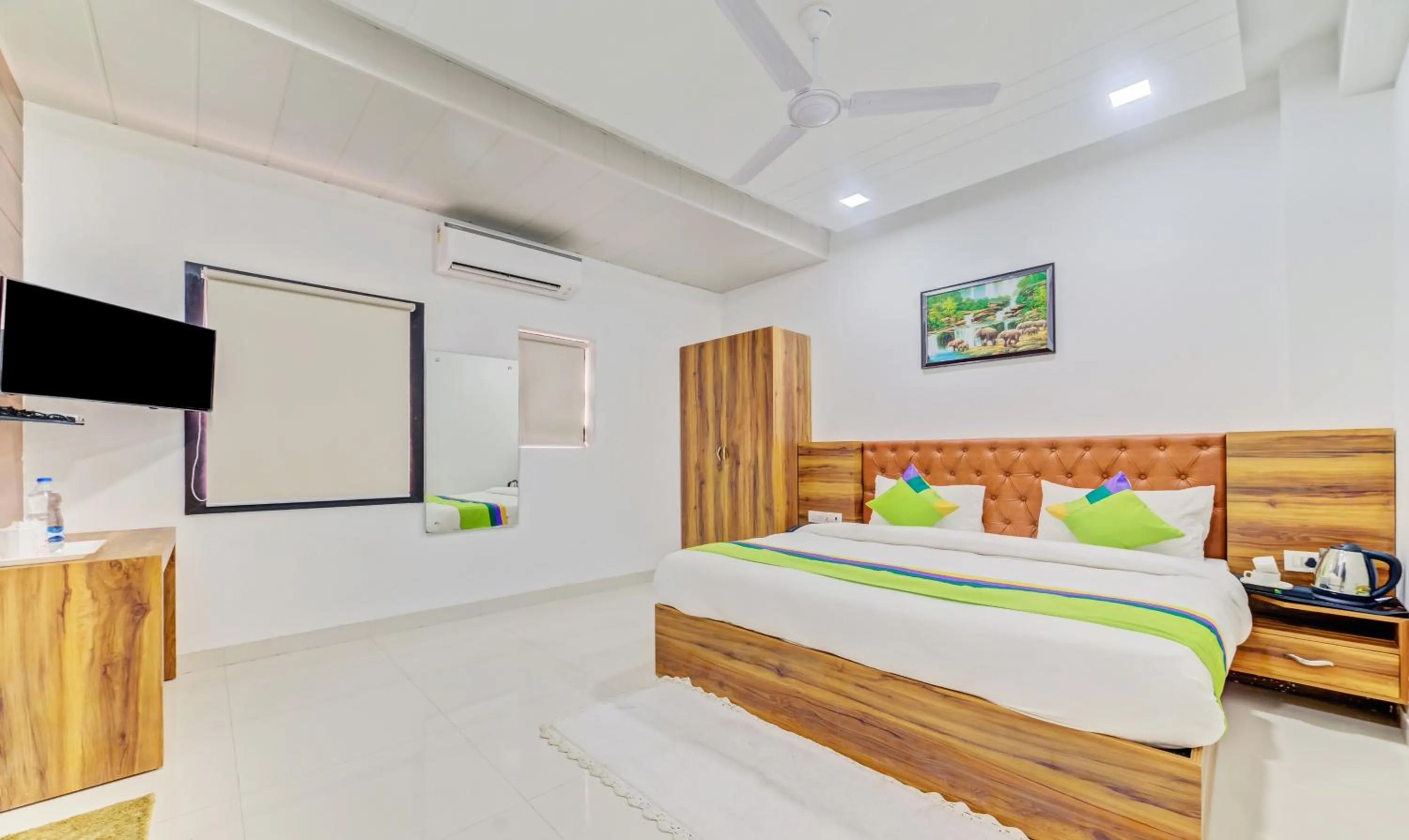 Hotel Nysha Palace Near IGI Airport