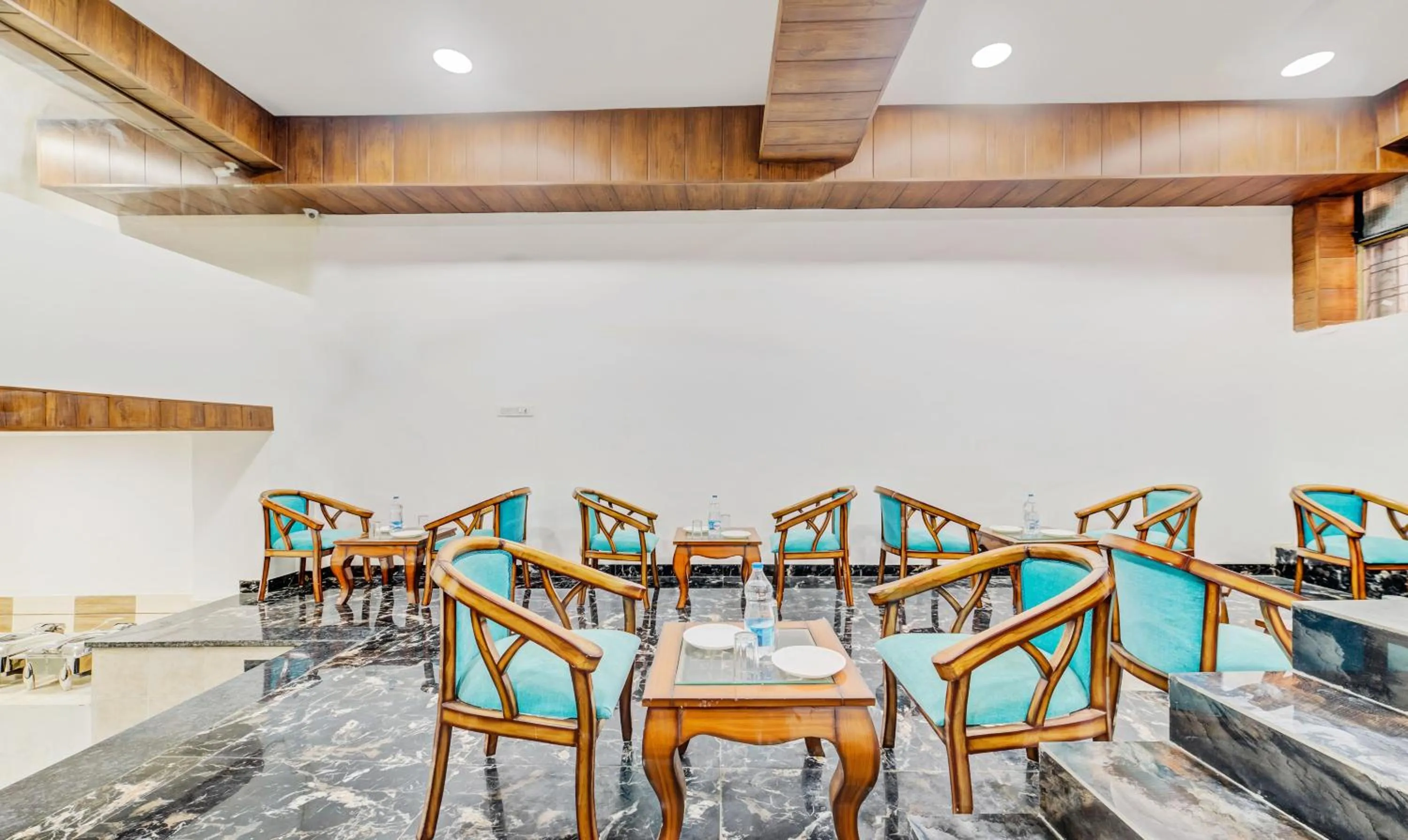 Restaurant/places to eat in Hotel Nysha Palace Near IGI Airport