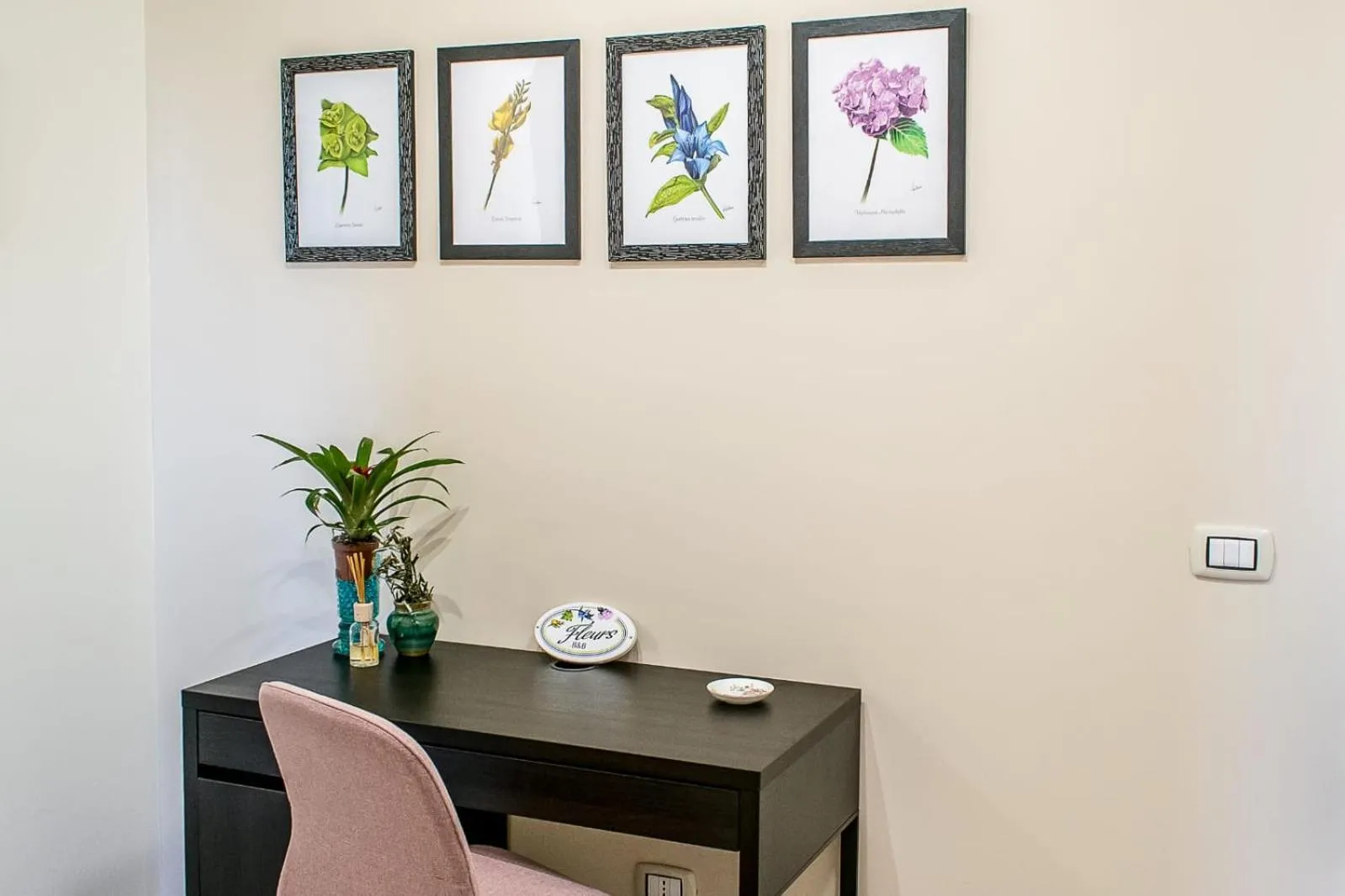 Decorative detail in B&B Fleurs