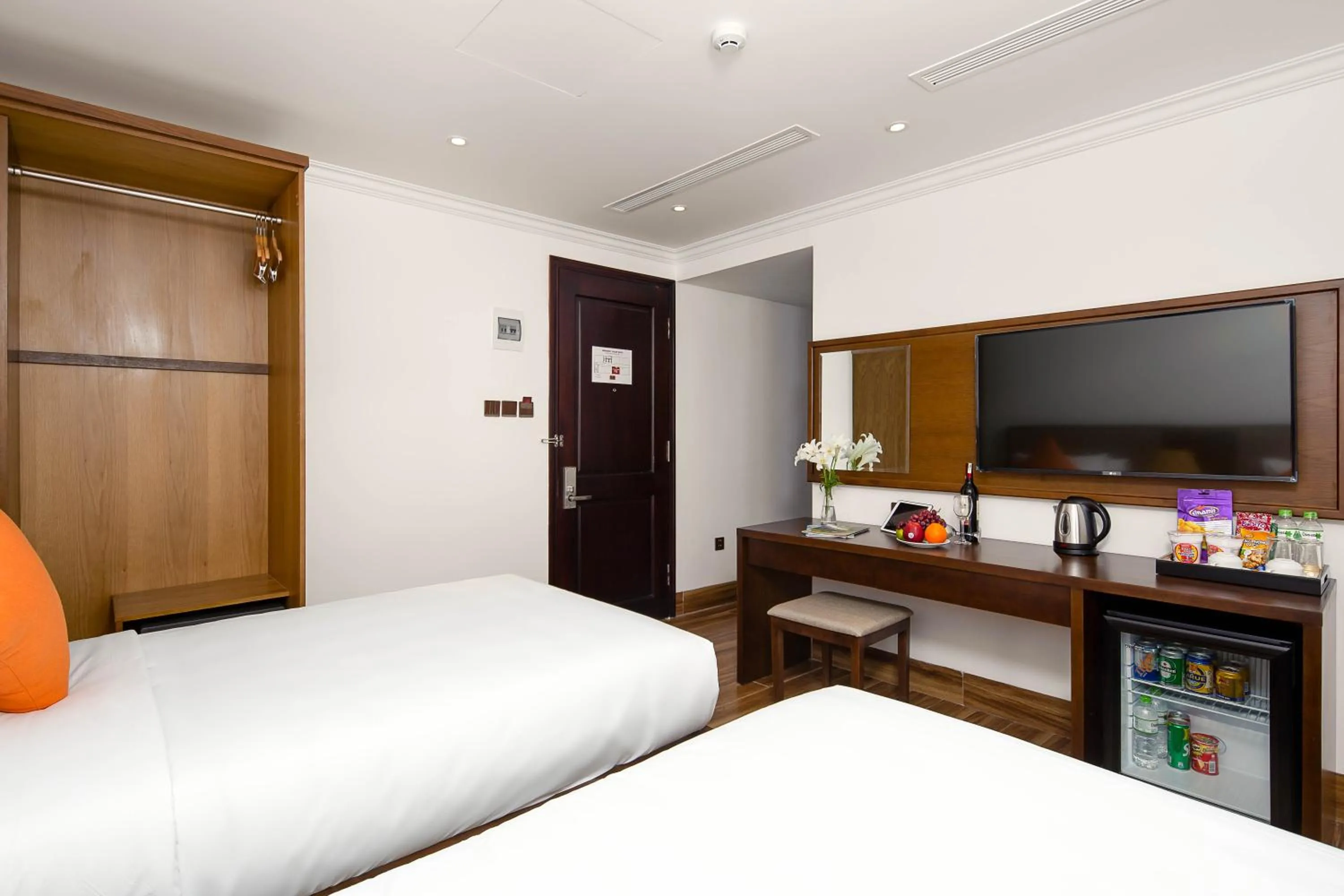 Communal lounge/ TV room, Bed in Roliva Hotel & Apartment Danang