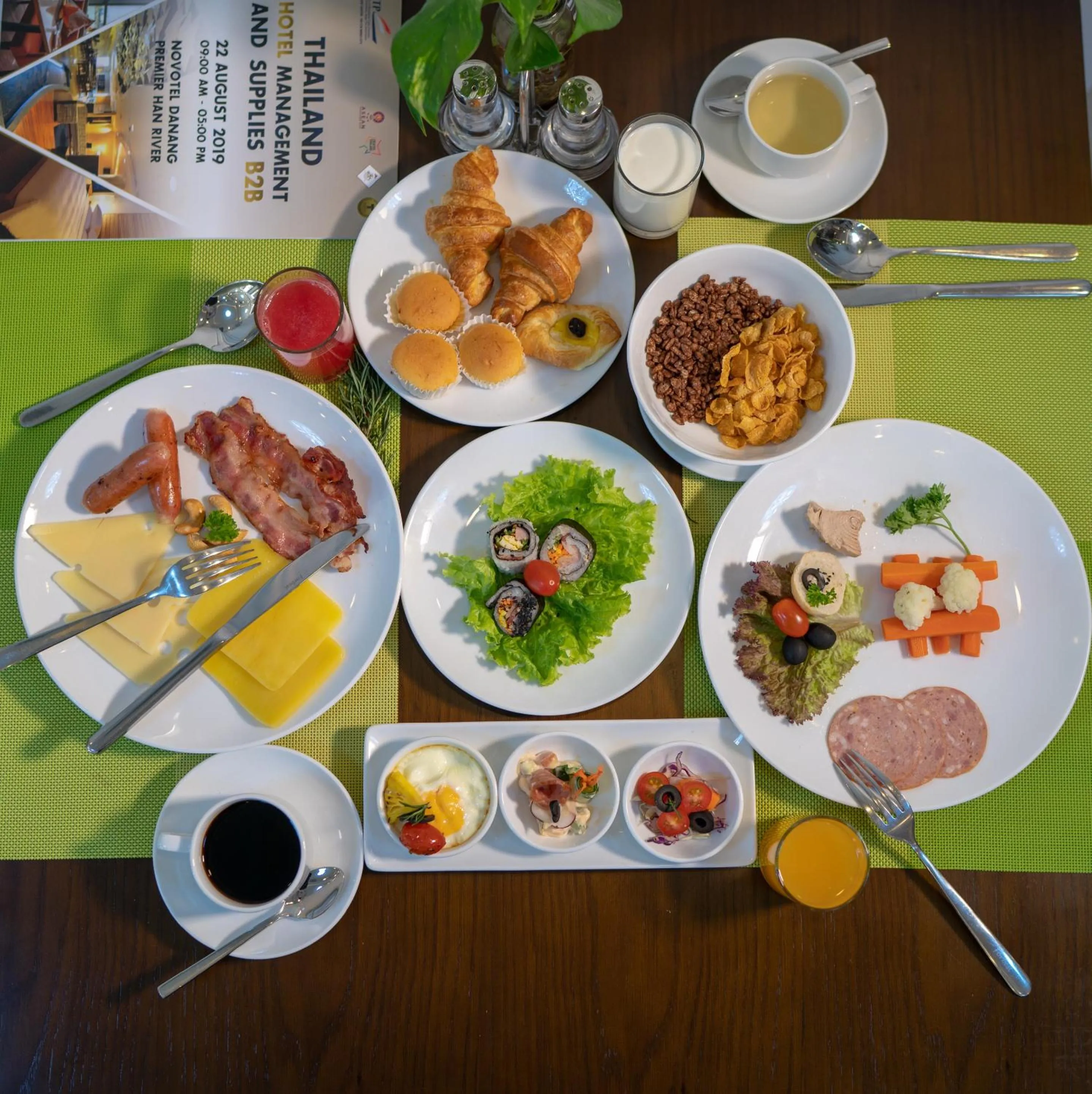 Food and drinks in Roliva Hotel & Apartment Danang
