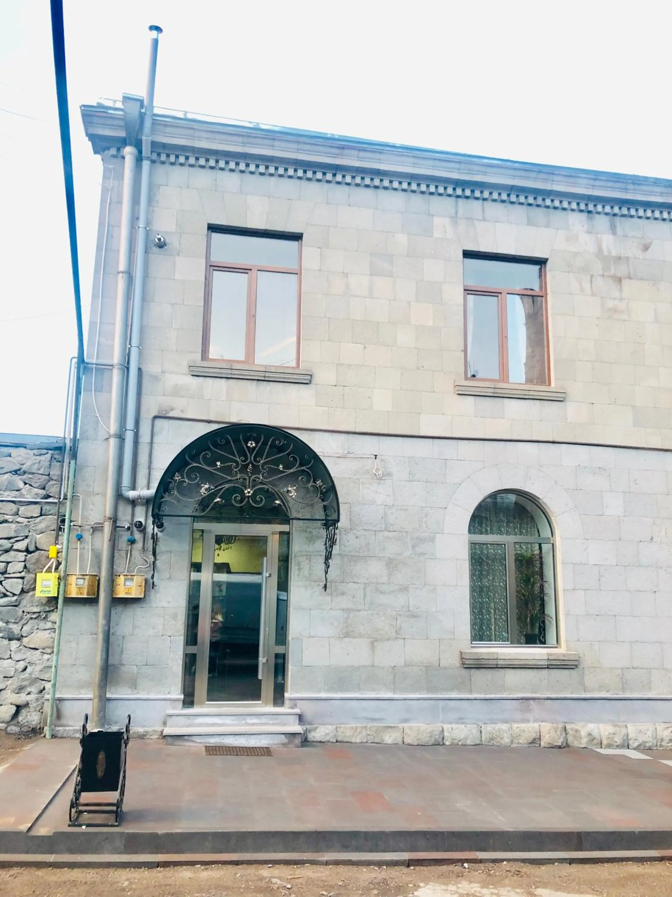 Property building in Har-Mar Hotel