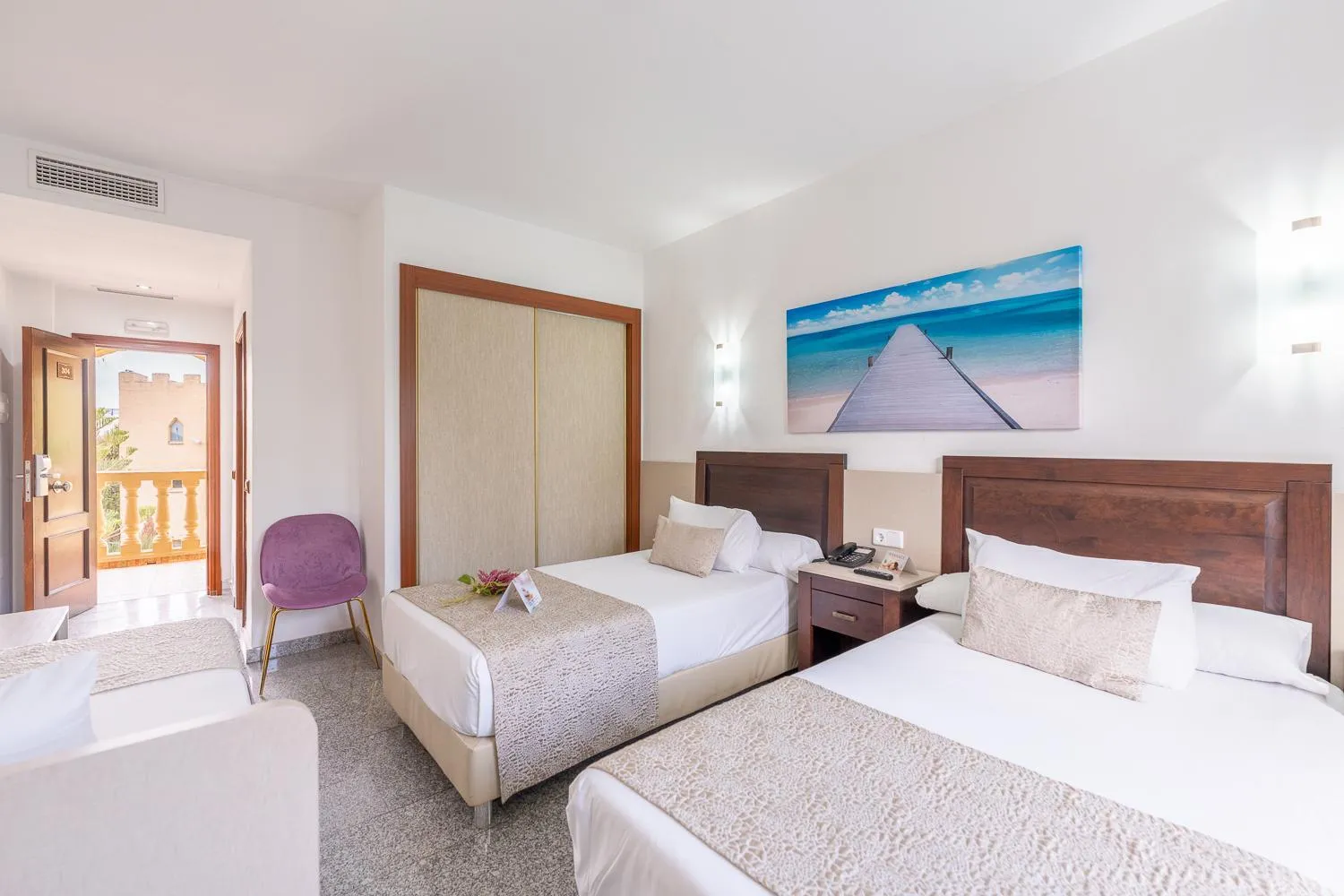 Bed in Hotel Plaza Del Castillo