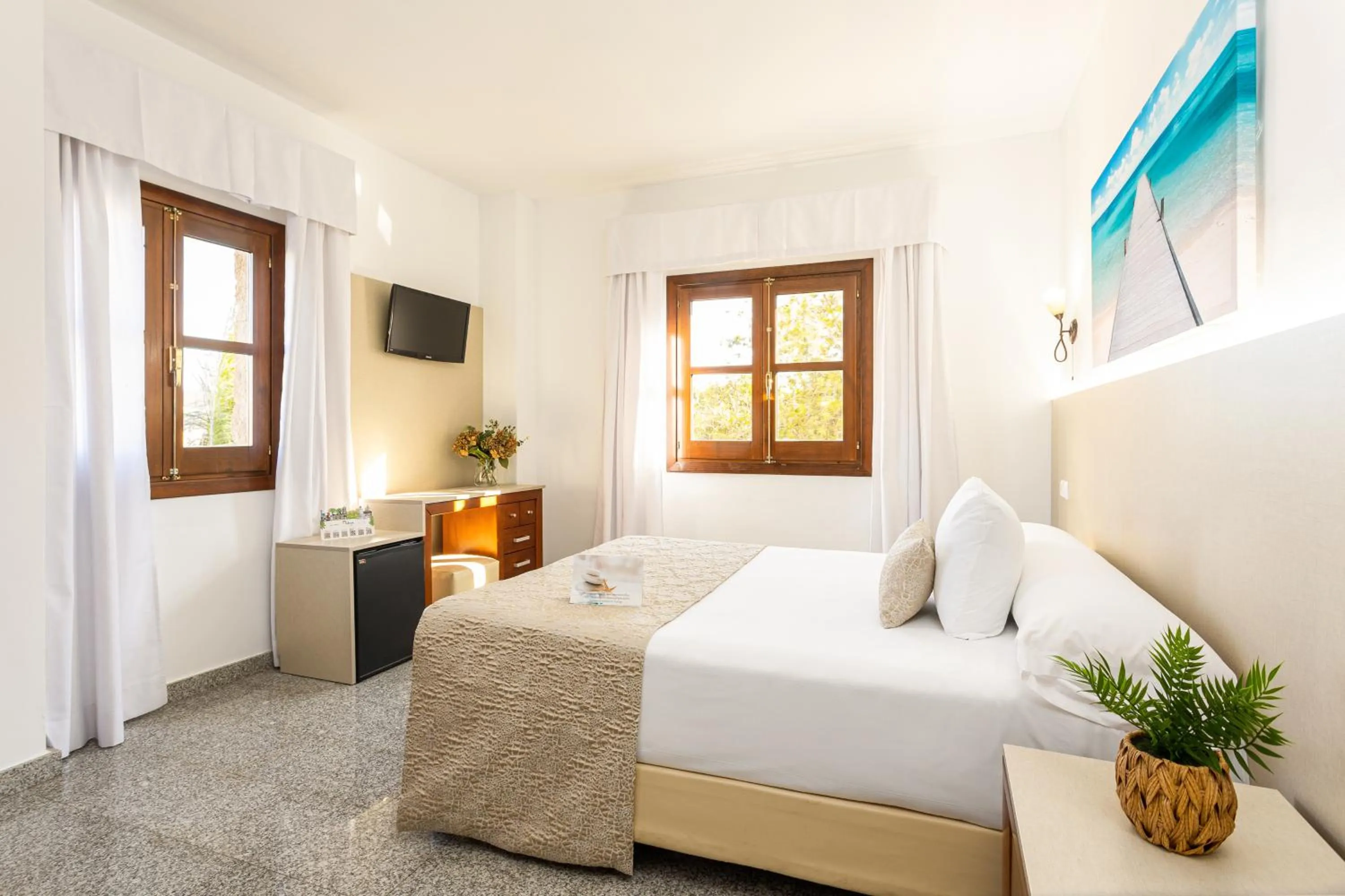 Bedroom, Bed in Hotel Plaza Del Castillo