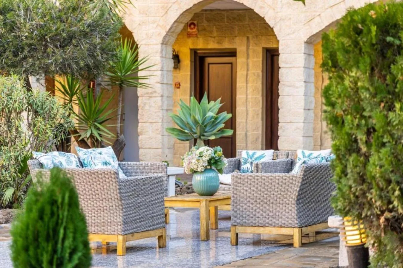 Garden in Hotel Plaza Del Castillo