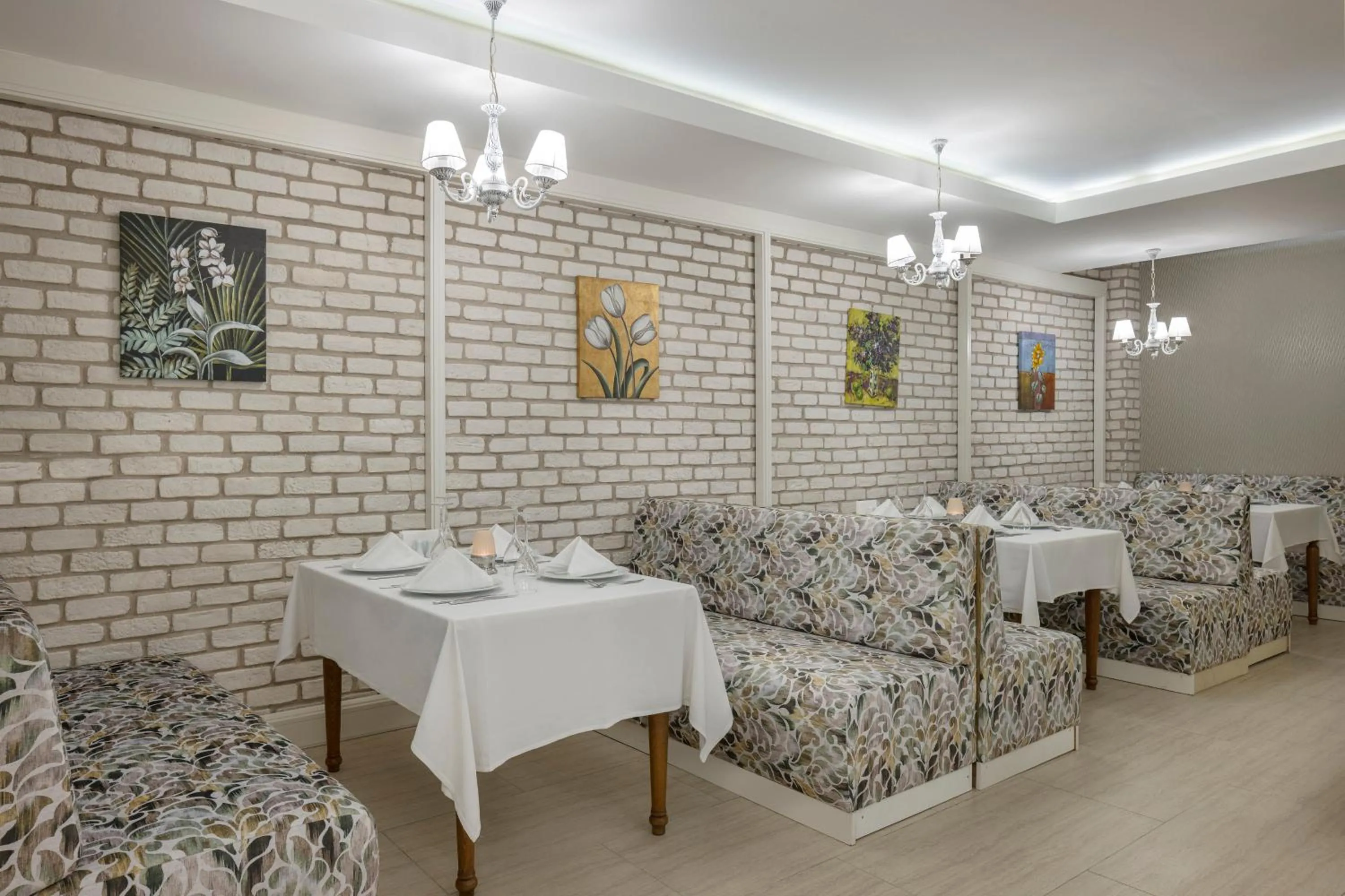 Restaurant/places to eat in Ramada Resort By Wyndham Lara