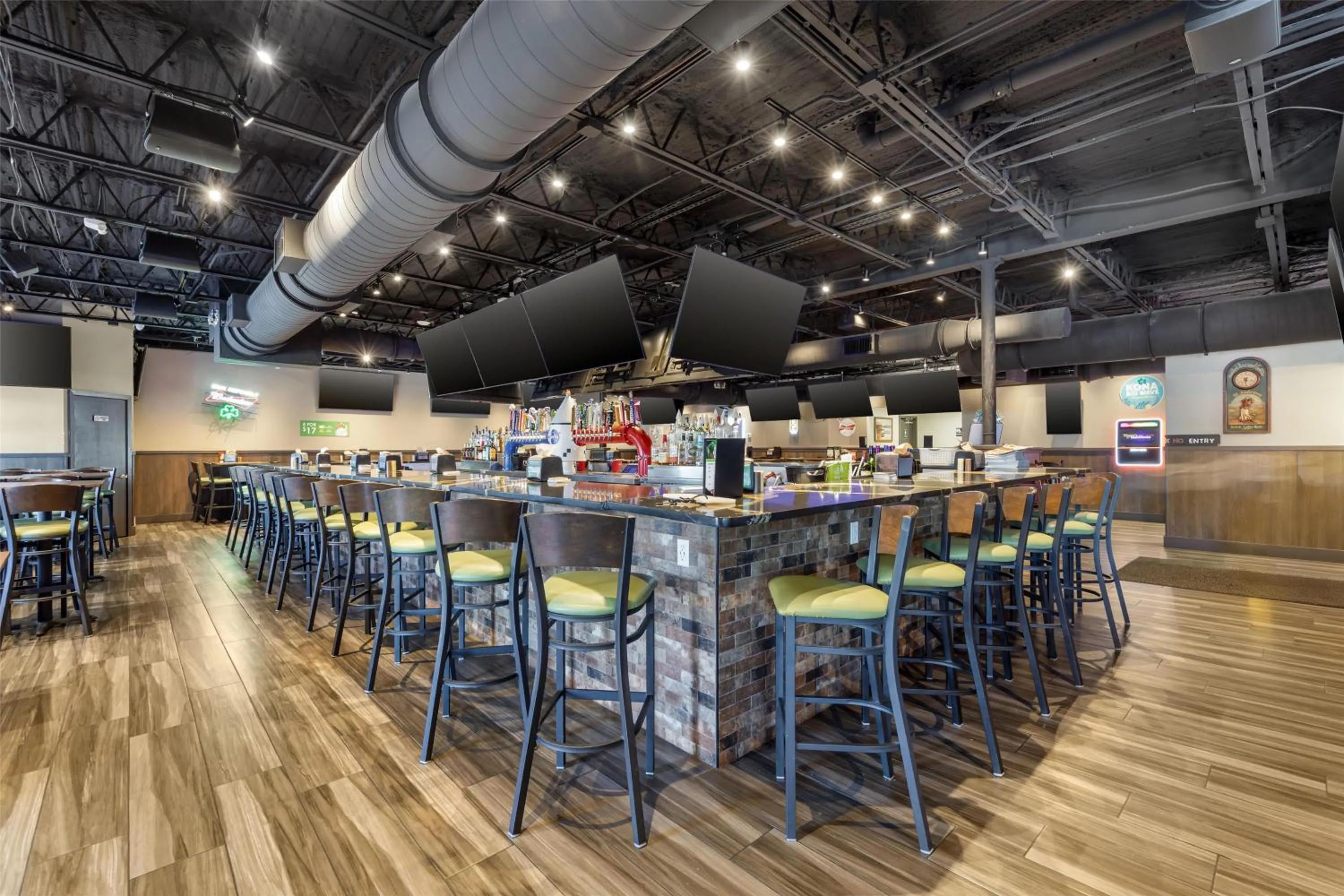 Restaurant/places to eat in Best Western Space Shuttle Inn