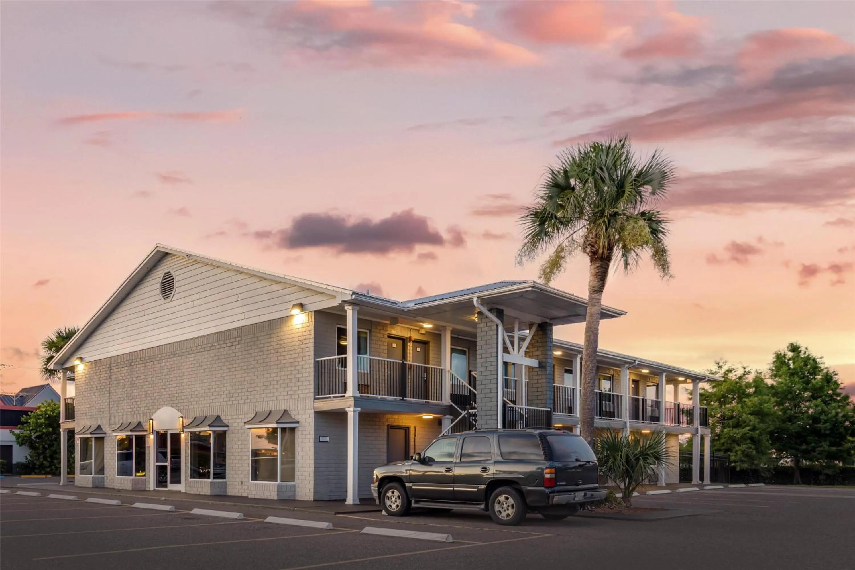 Property building in Best Western Space Shuttle Inn