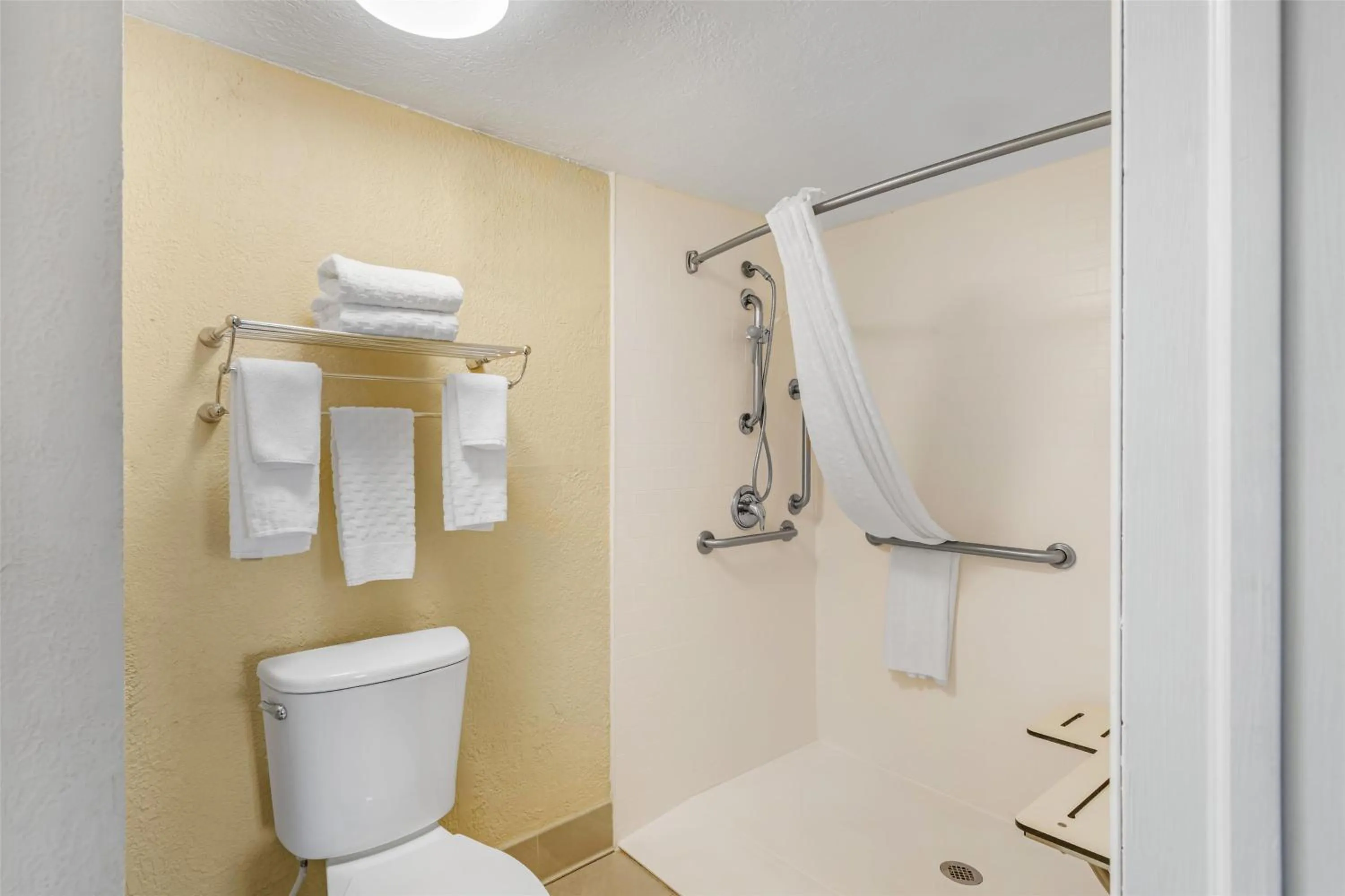 Bathroom in Best Western Space Shuttle Inn