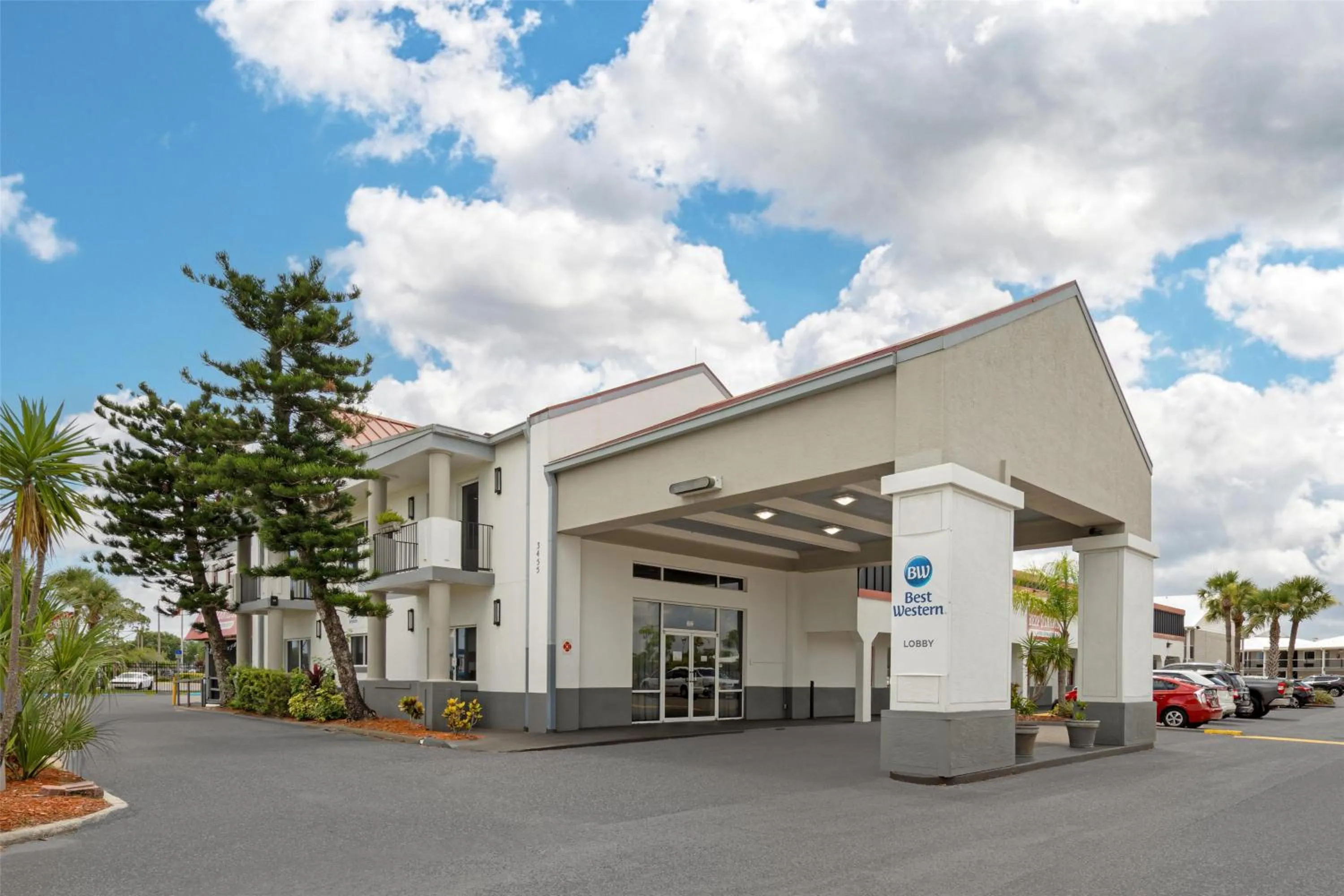 Property building in Best Western Space Shuttle Inn