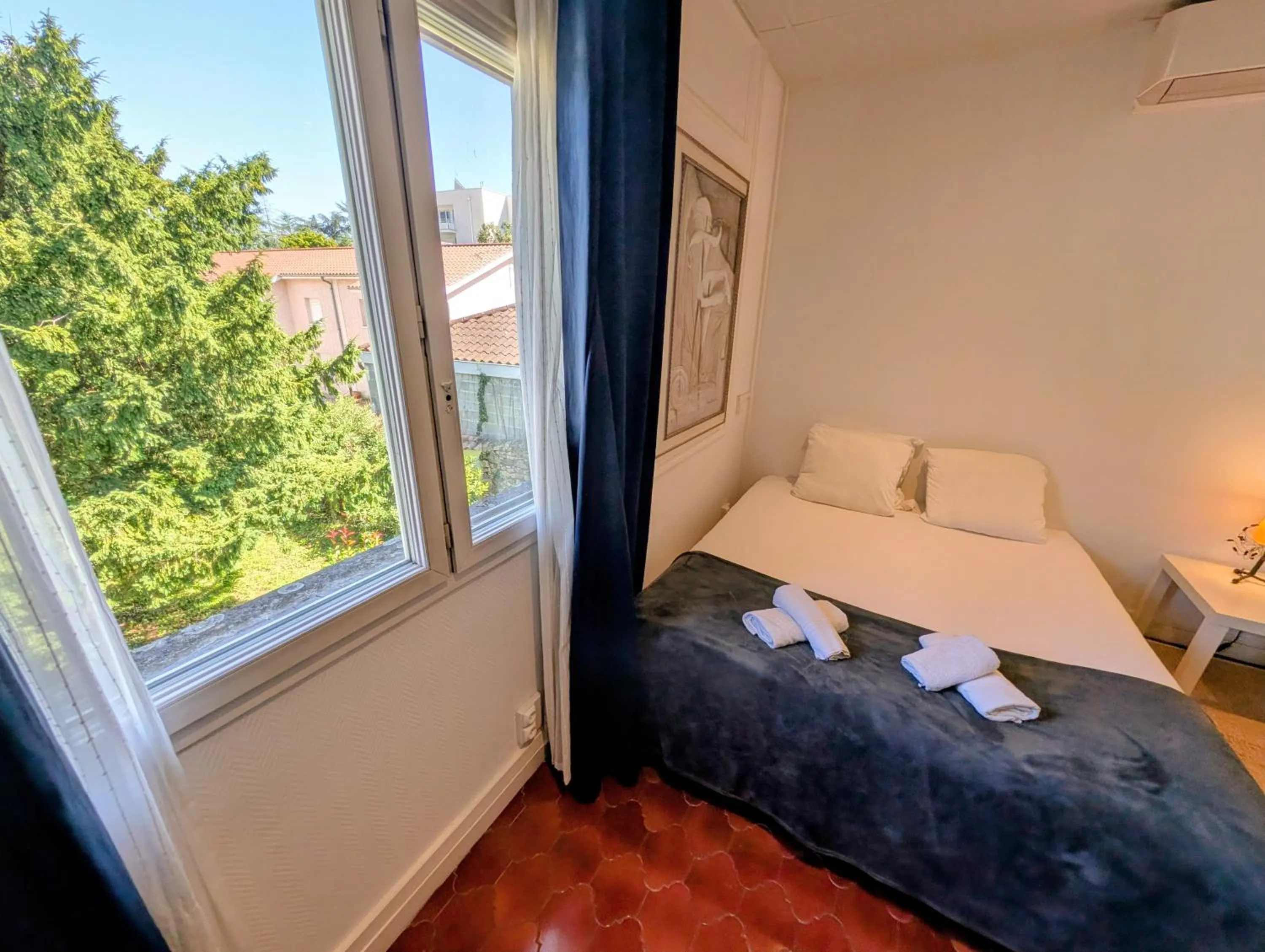 Photo of the whole room, Bed in MOODz HOTEL VIENNE