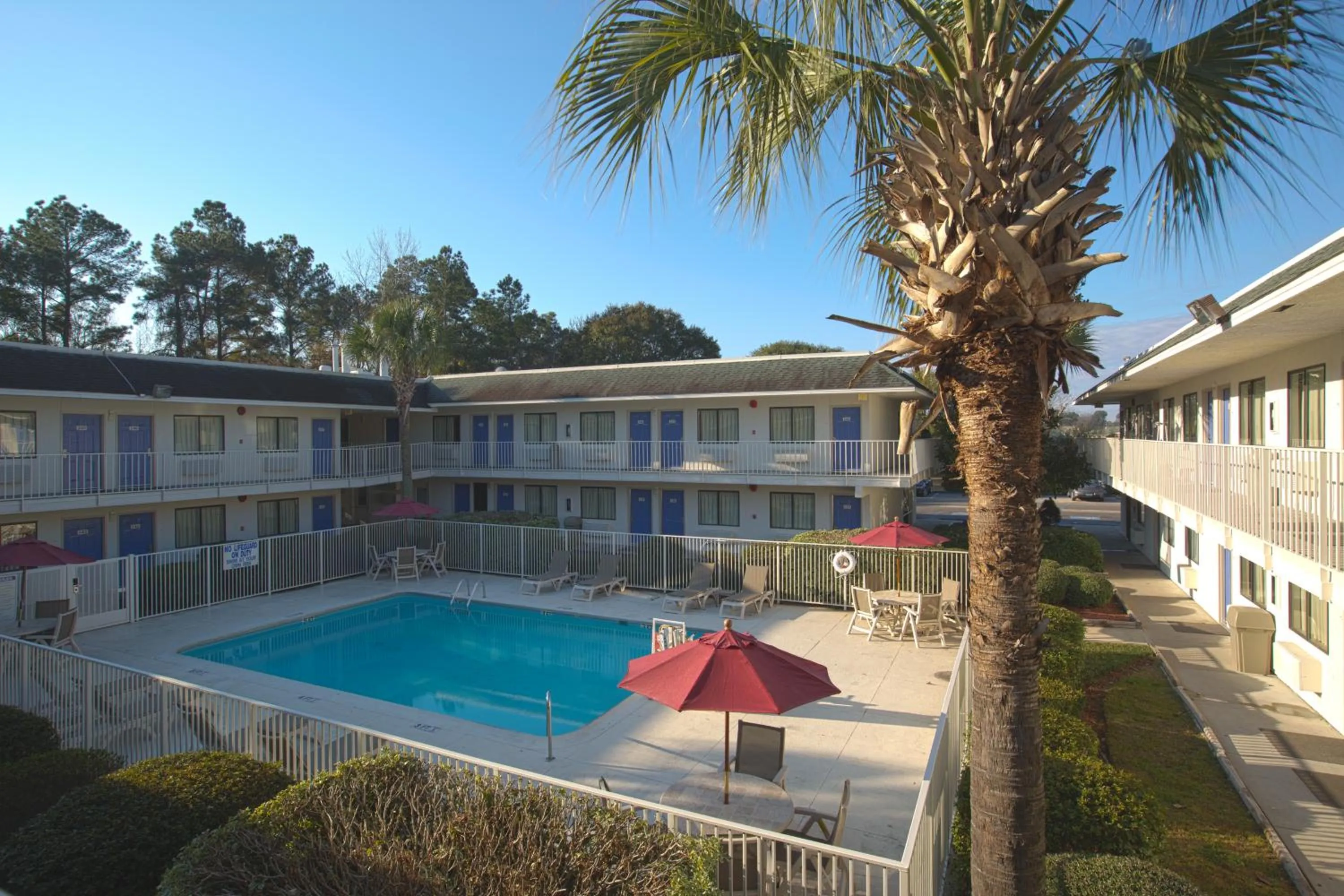 Facade/entrance in North Charleston Lodge
