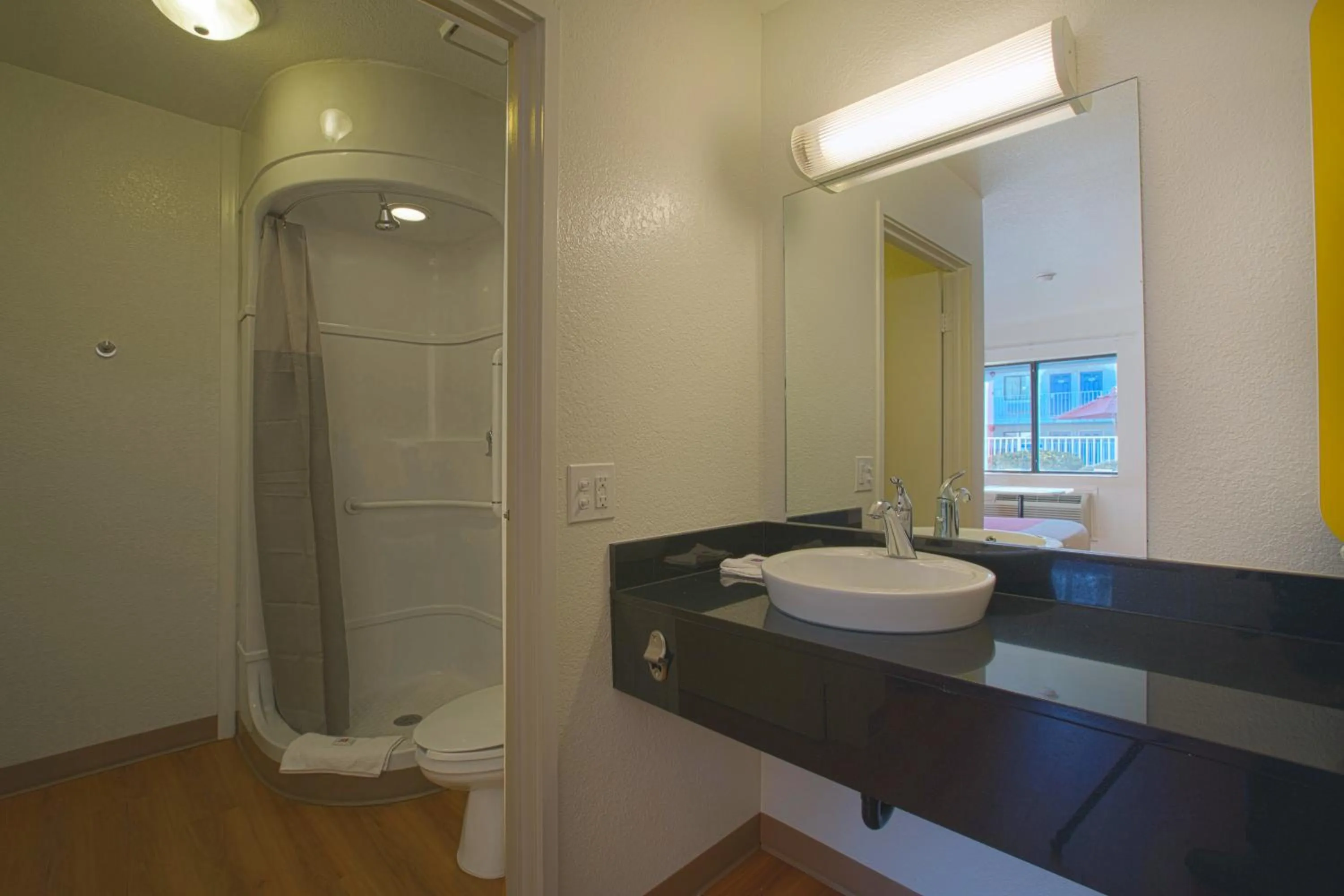 Shower in North Charleston Lodge