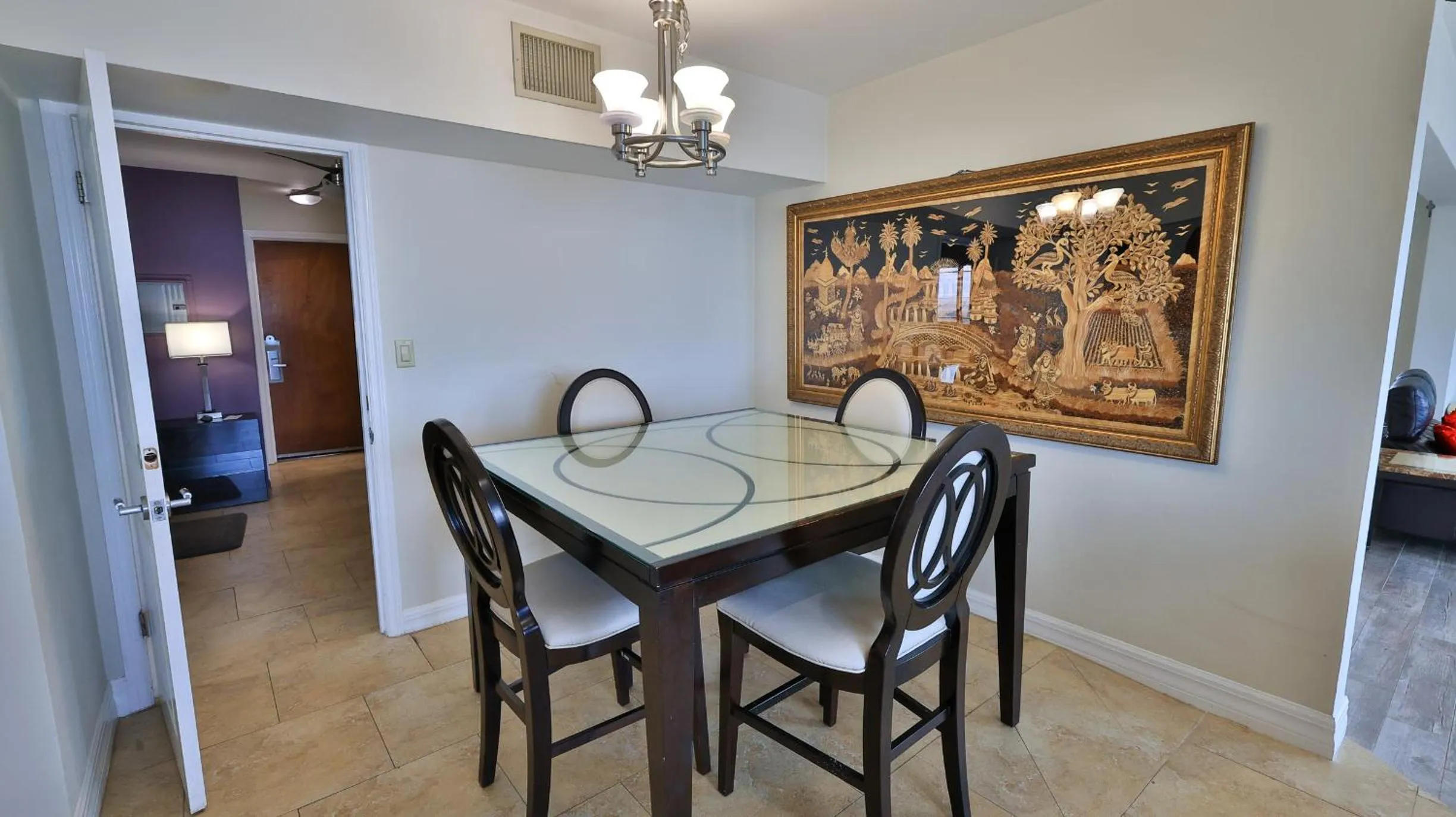 Dining area in Driftwood Beach Motel