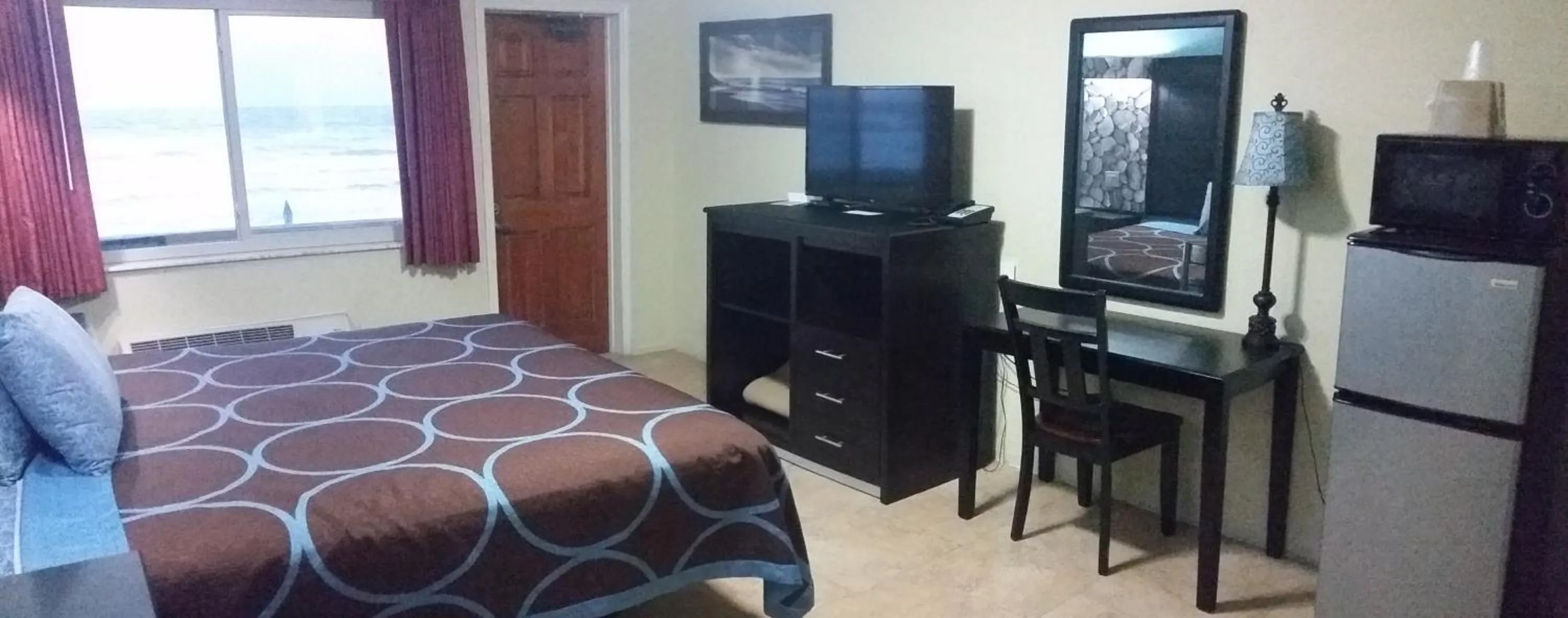 Bedroom in Driftwood Beach Motel