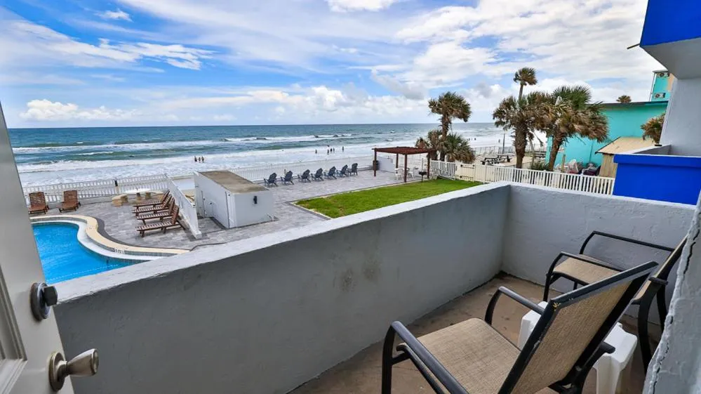 Balcony/Terrace in Driftwood Beach Motel