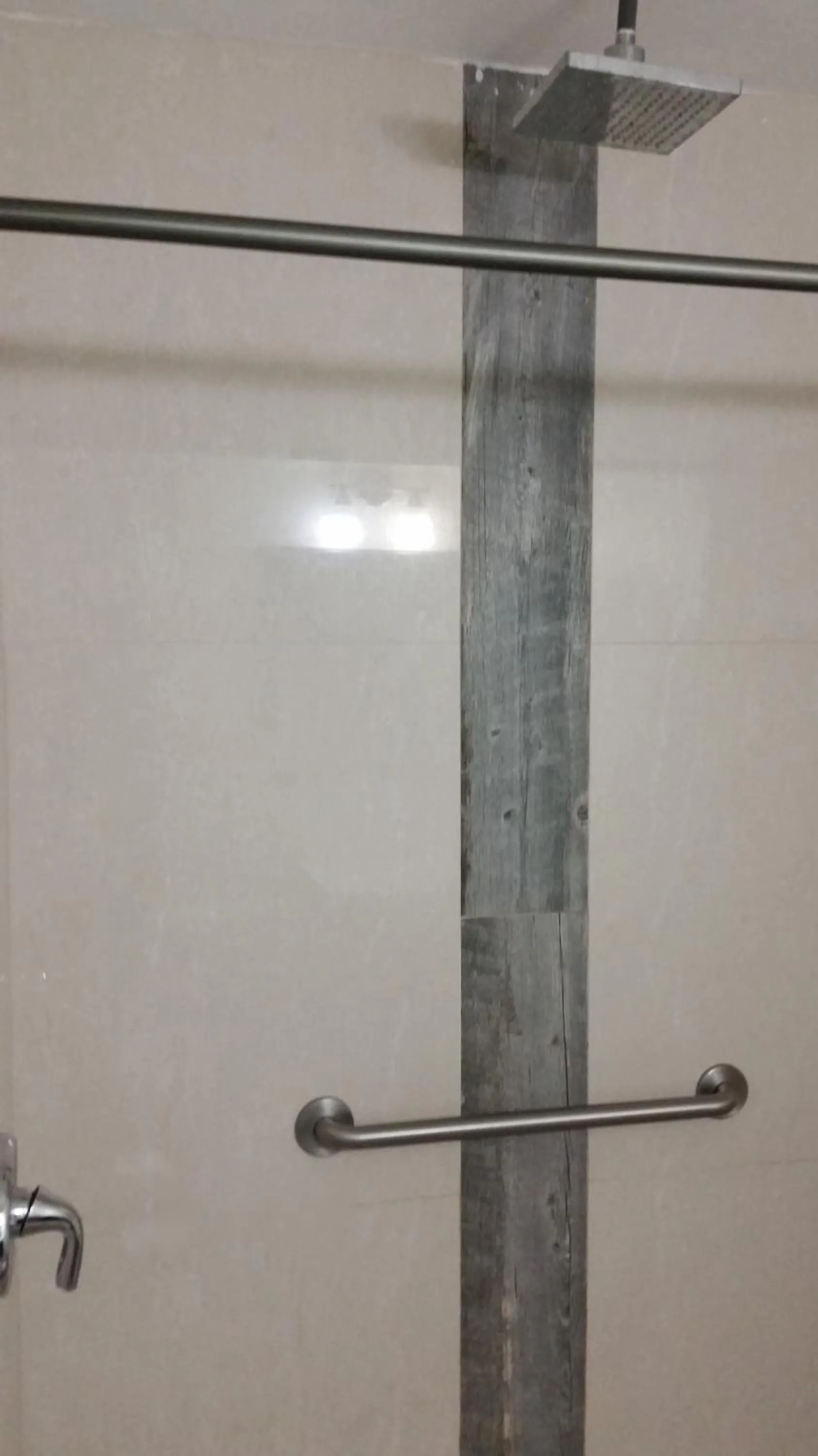 Bathroom in Driftwood Beach Motel