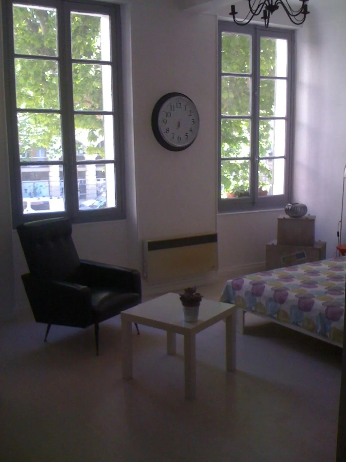 Day, Bed in L'Auberge Espagnole - Bed & Breakfast