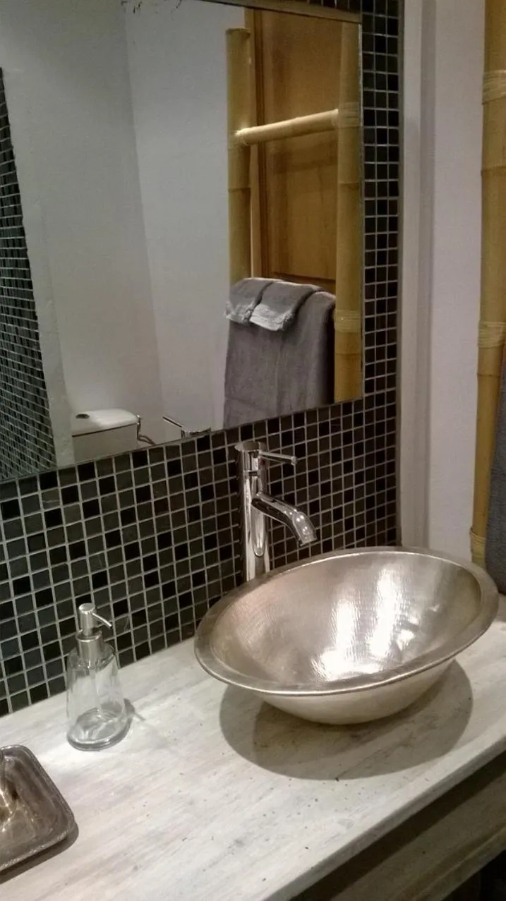 Bathroom in L'Auberge Espagnole - Bed & Breakfast