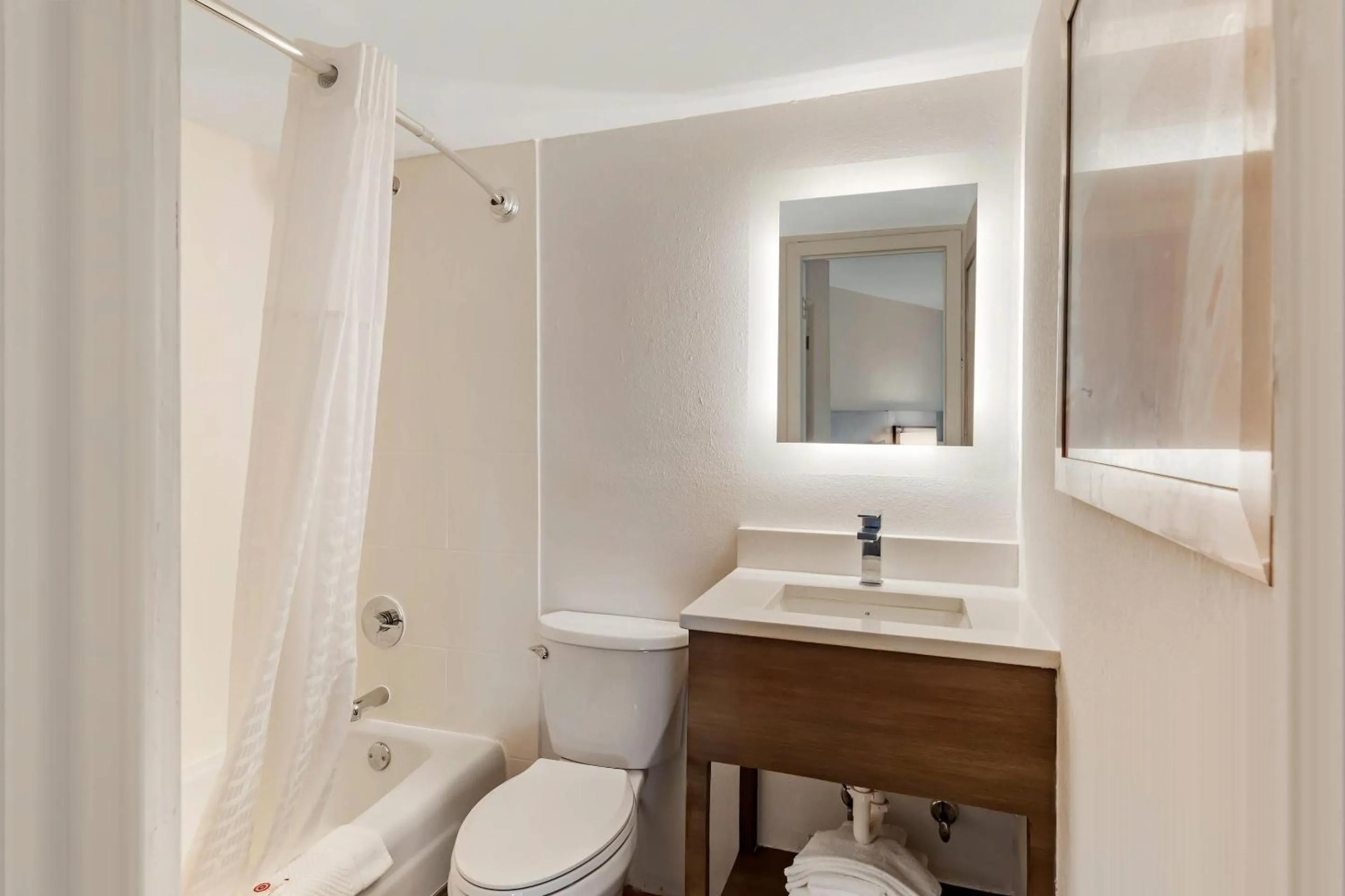 Bedroom in Comfort Inn & Suites Ormond Beach Oceanfront