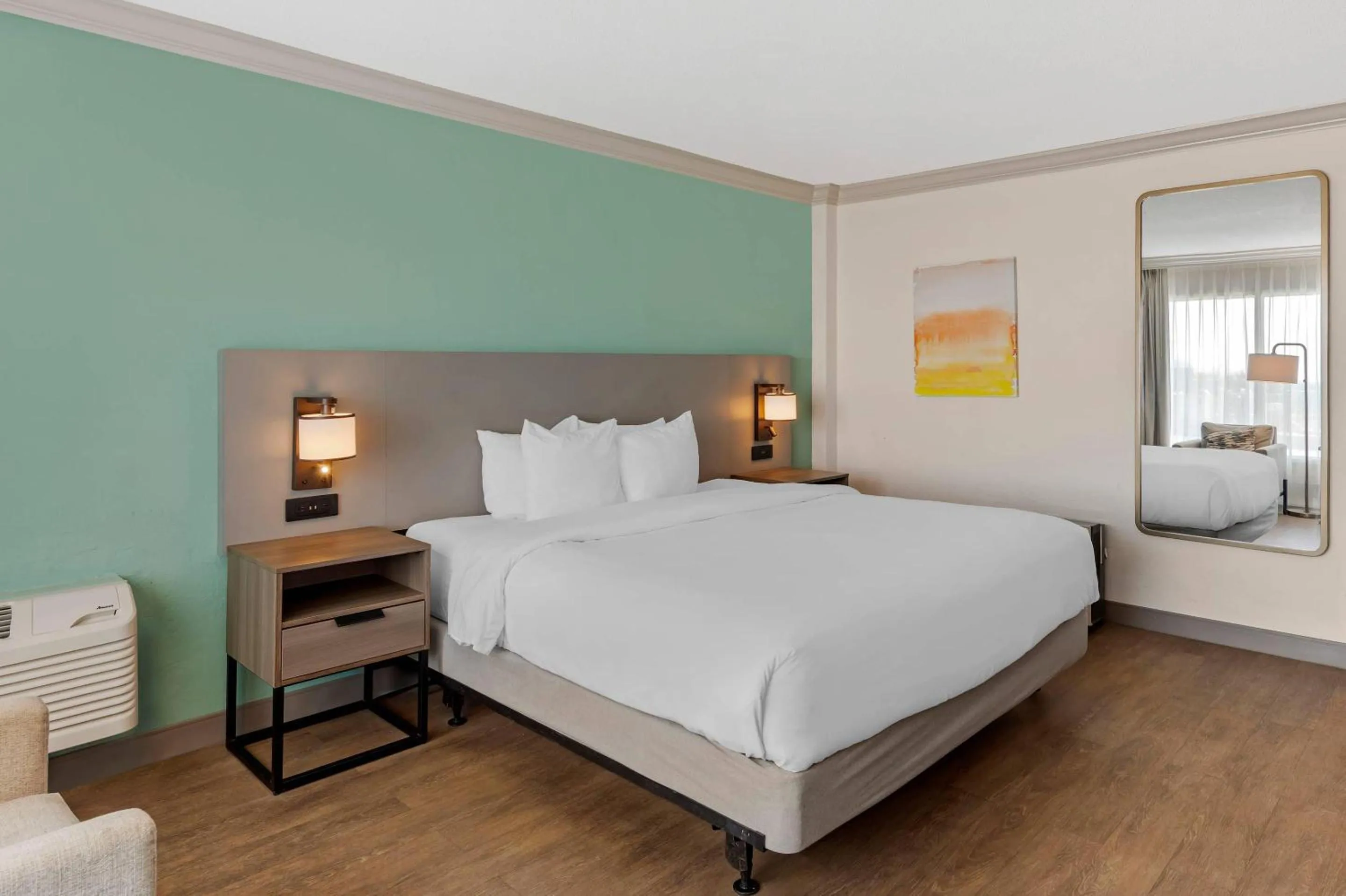 Bedroom, Bed in Comfort Inn & Suites Ormond Beach Oceanfront