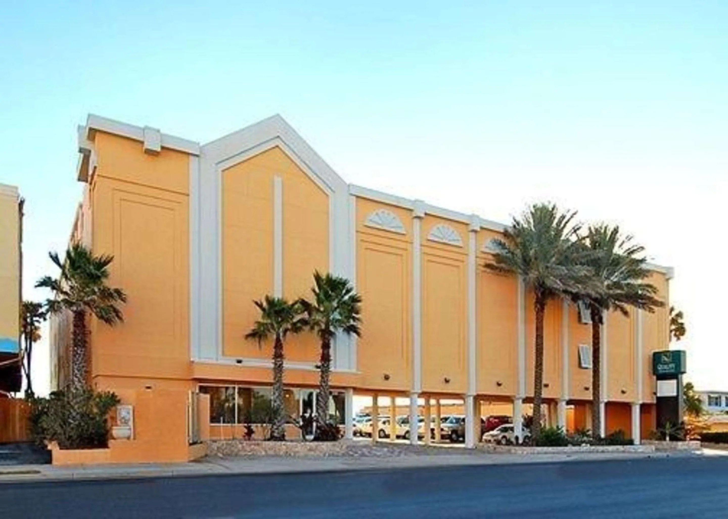 Property building in Quality Inn Oceanfront