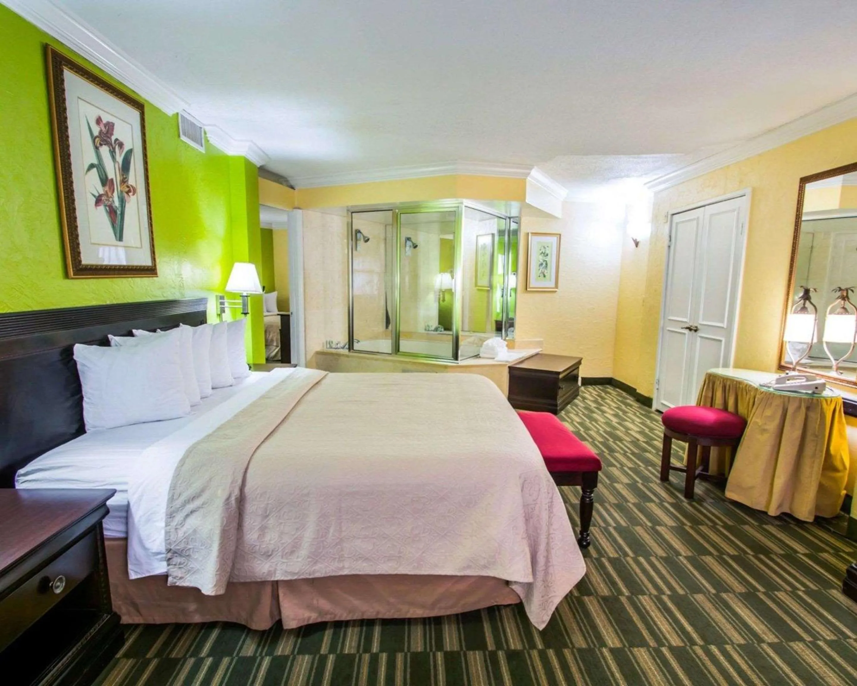 Photo of the whole room, Bed in Quality Inn Oceanfront