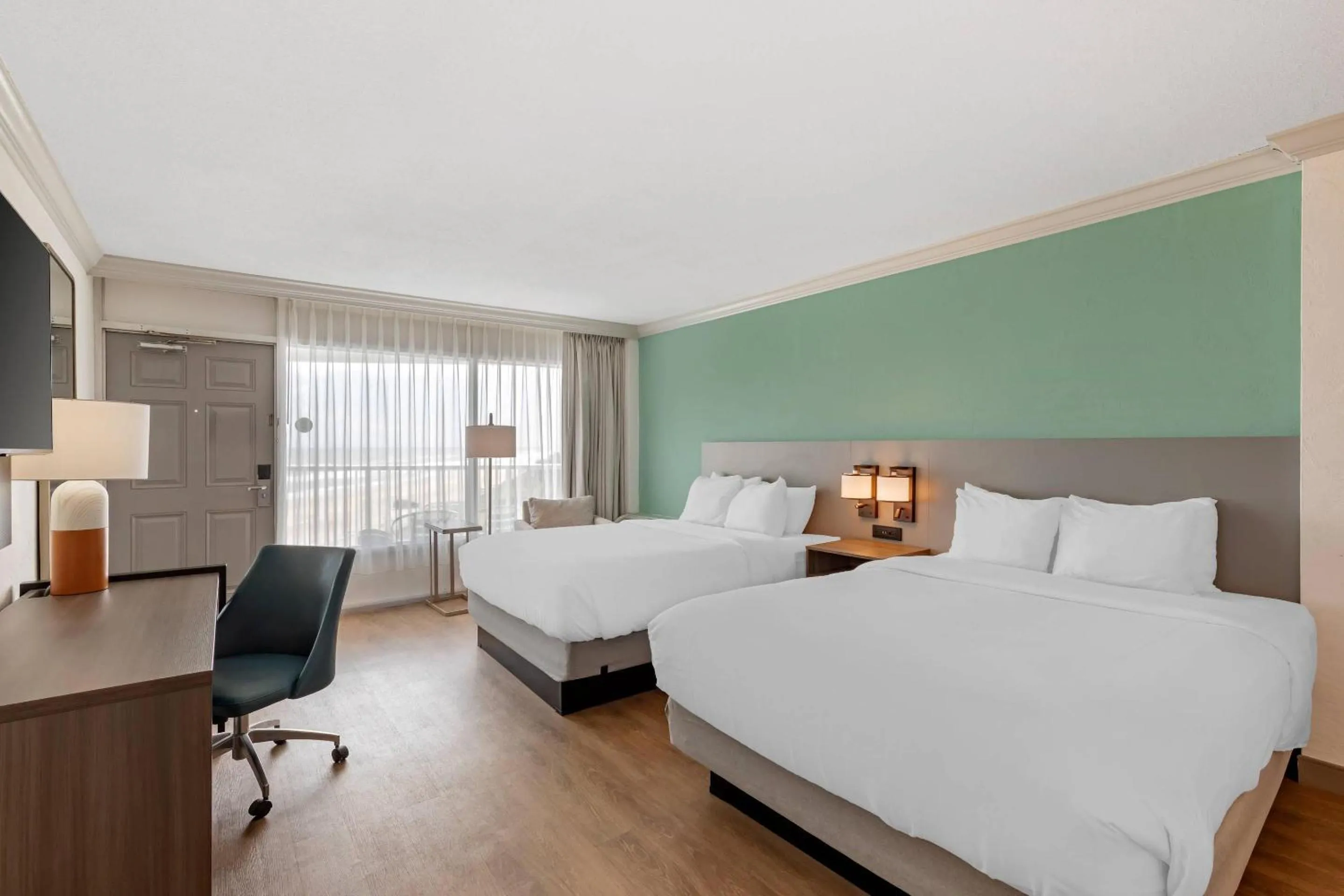 Bedroom, Bed in Comfort Inn & Suites Ormond Beach Oceanfront