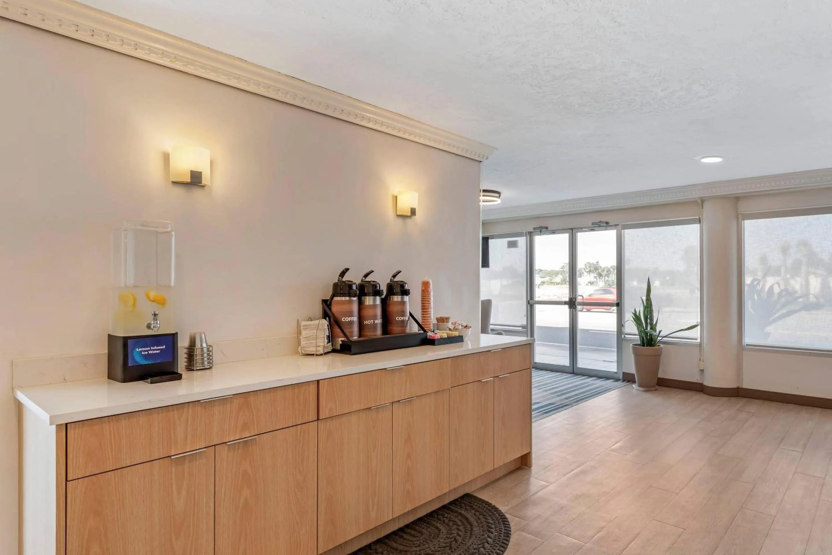 Lobby or reception in Comfort Inn & Suites Ormond Beach Oceanfront