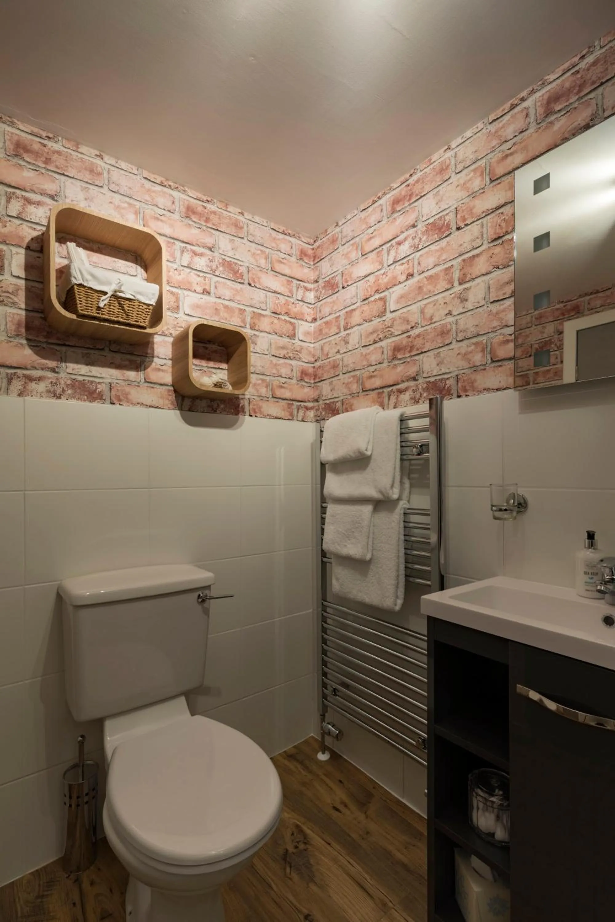 Toilet in Braeburn Guesthouse