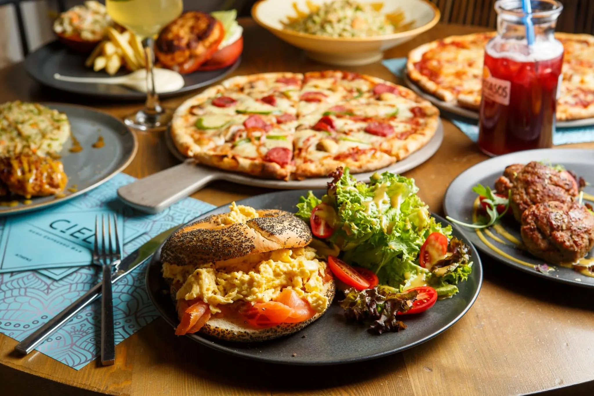 Restaurant/places to eat in Ciel Living Athens