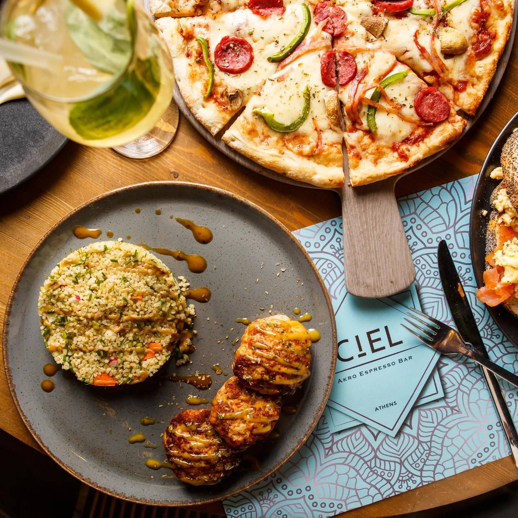 Restaurant/places to eat in Ciel Living Athens