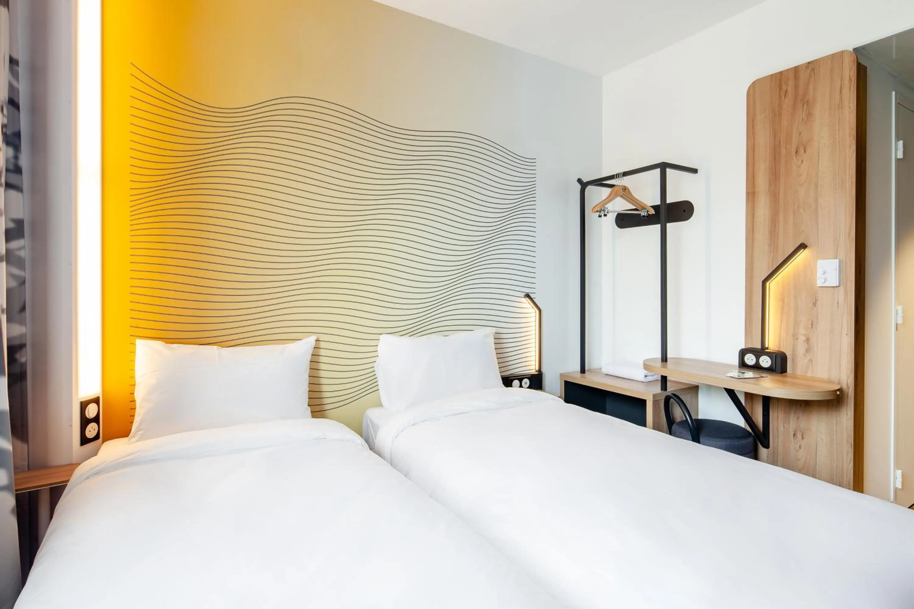 Bedroom, Bed in B&B HOTEL Cergy Saint Christophe