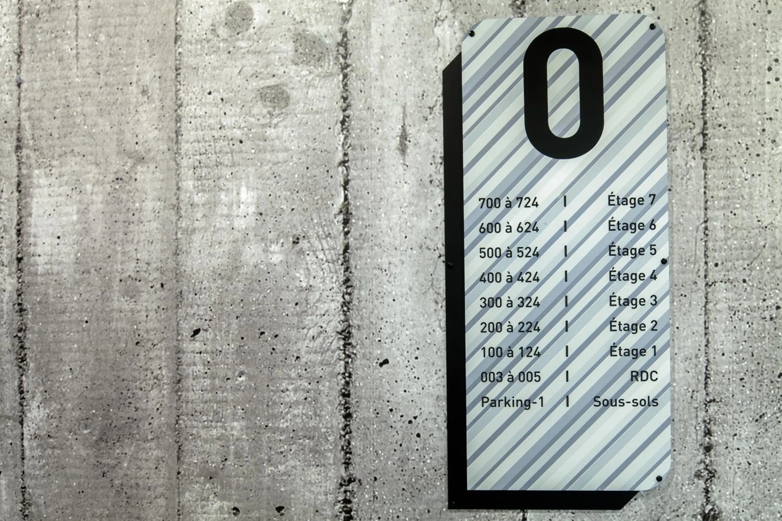 Decorative detail in B&B HOTEL Cergy Saint Christophe