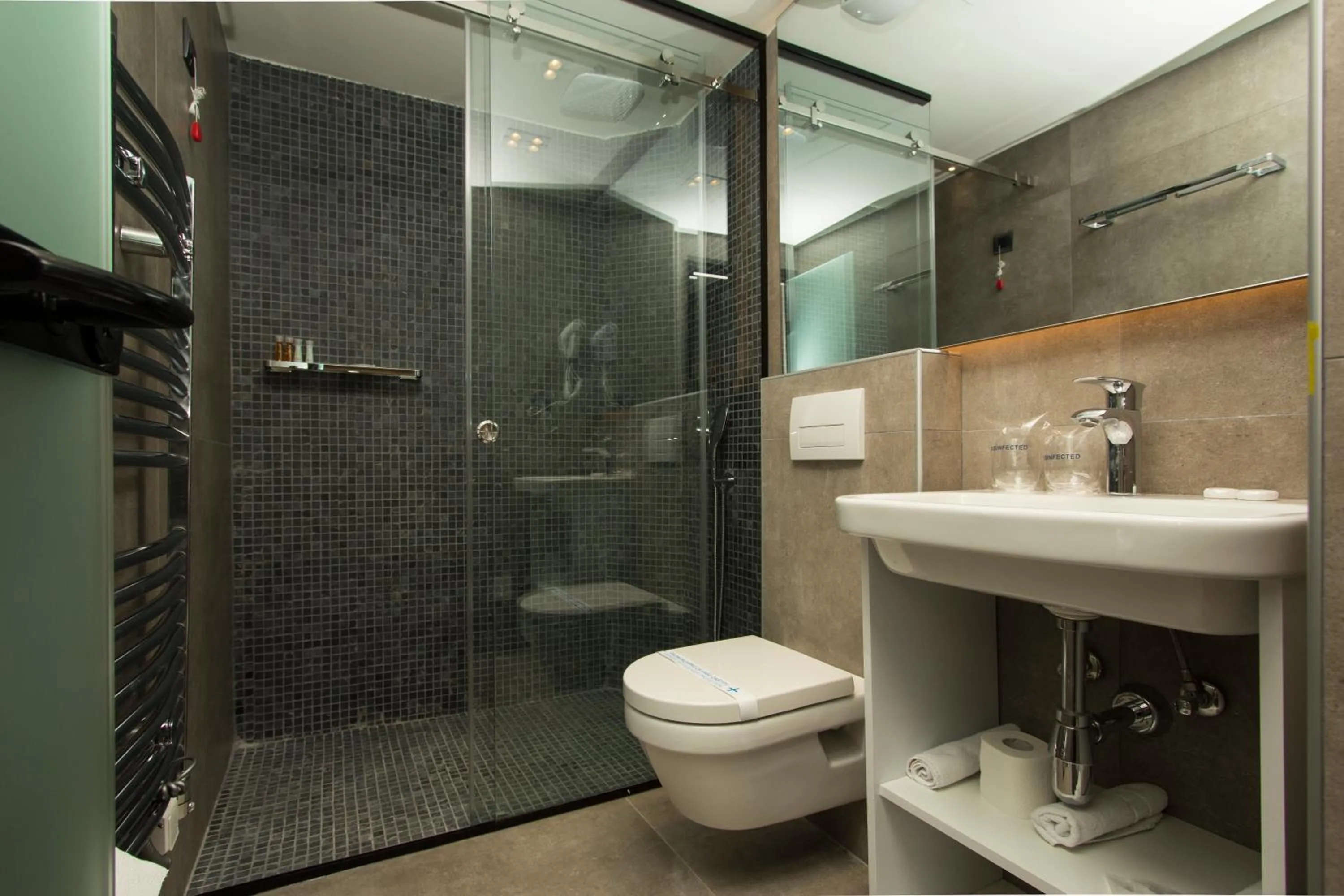 BOUTIQUE 25h by Eva stay 018