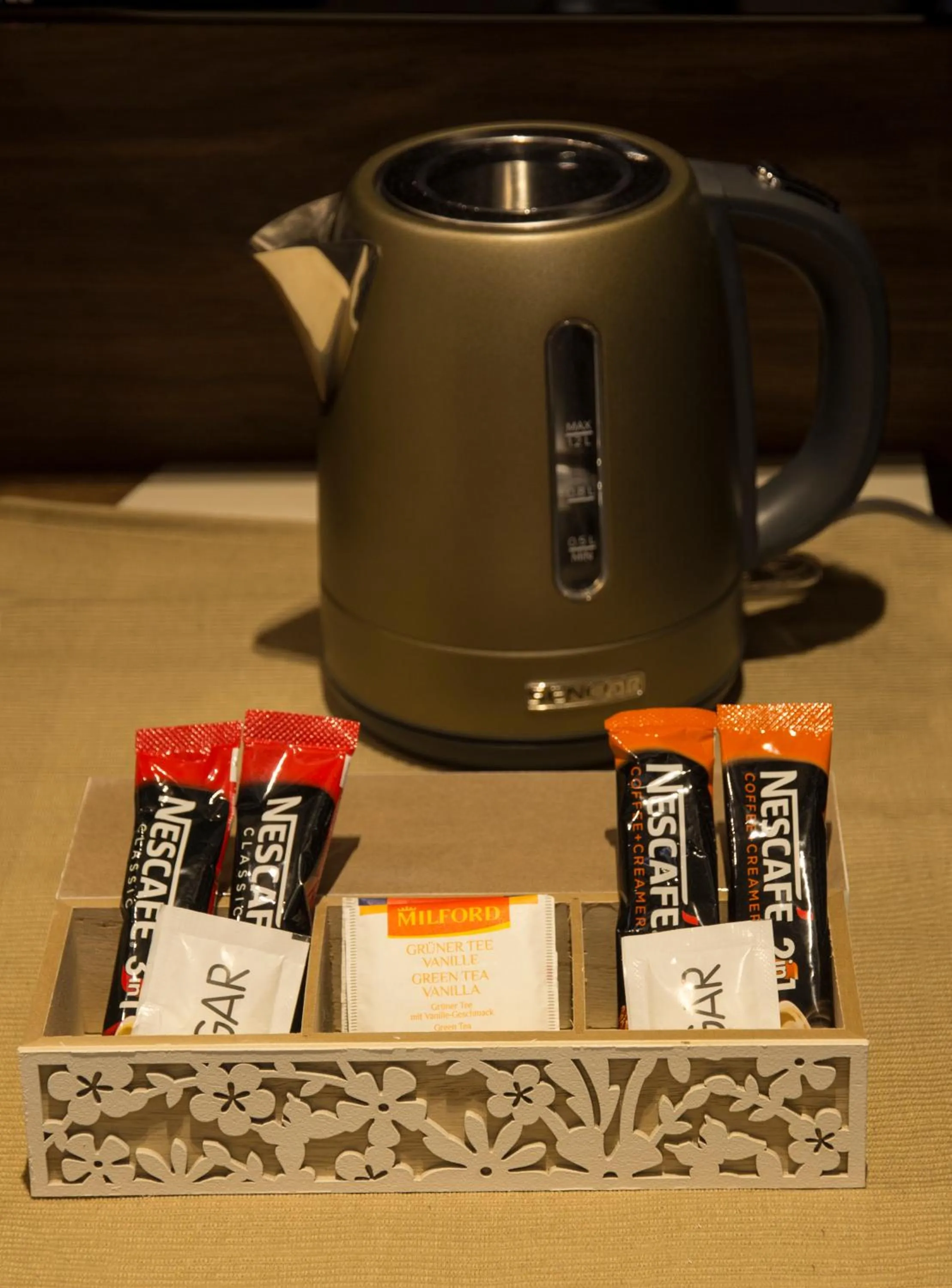 BOUTIQUE 25h by Eva stay 018