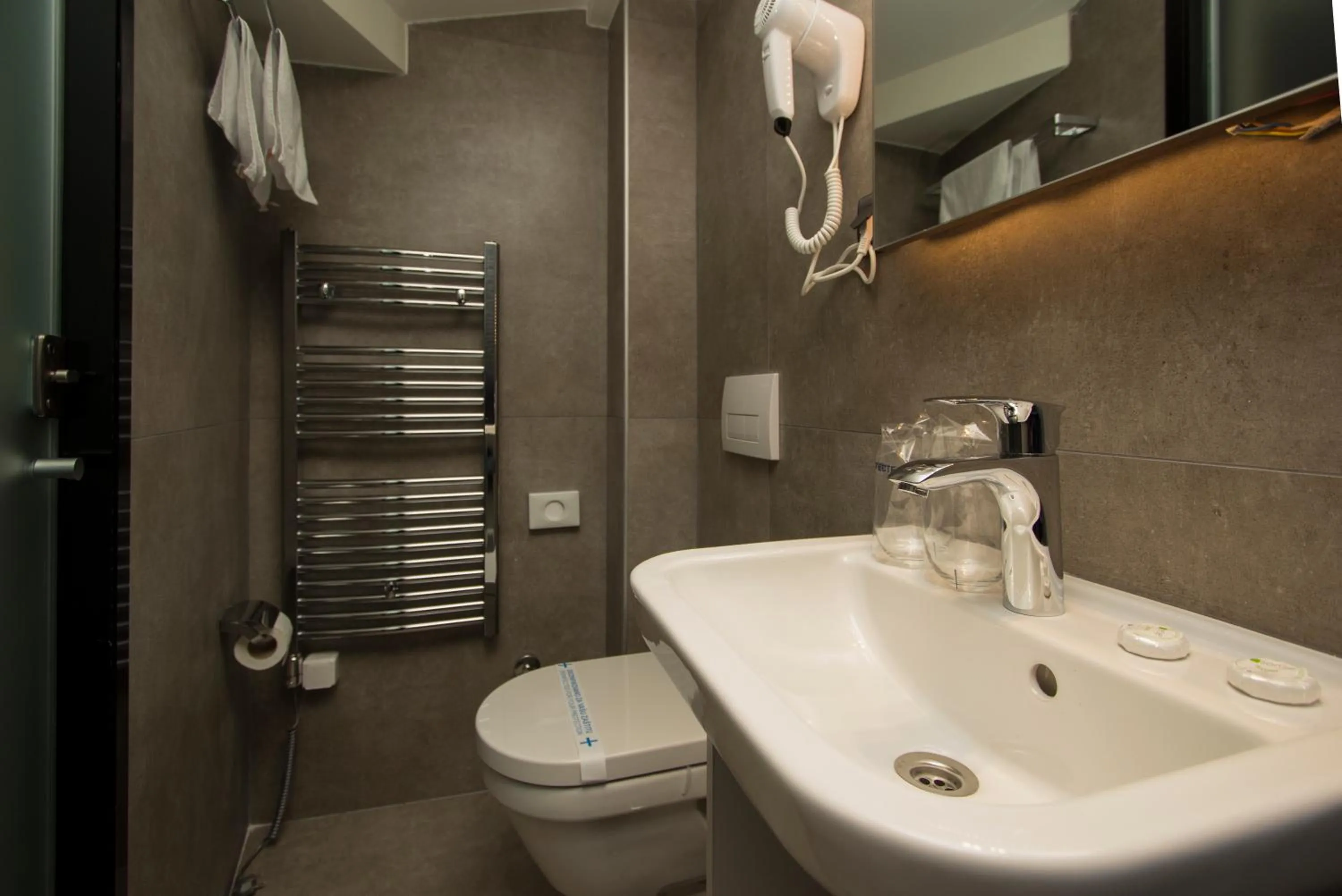 BOUTIQUE 25h by Eva stay 018