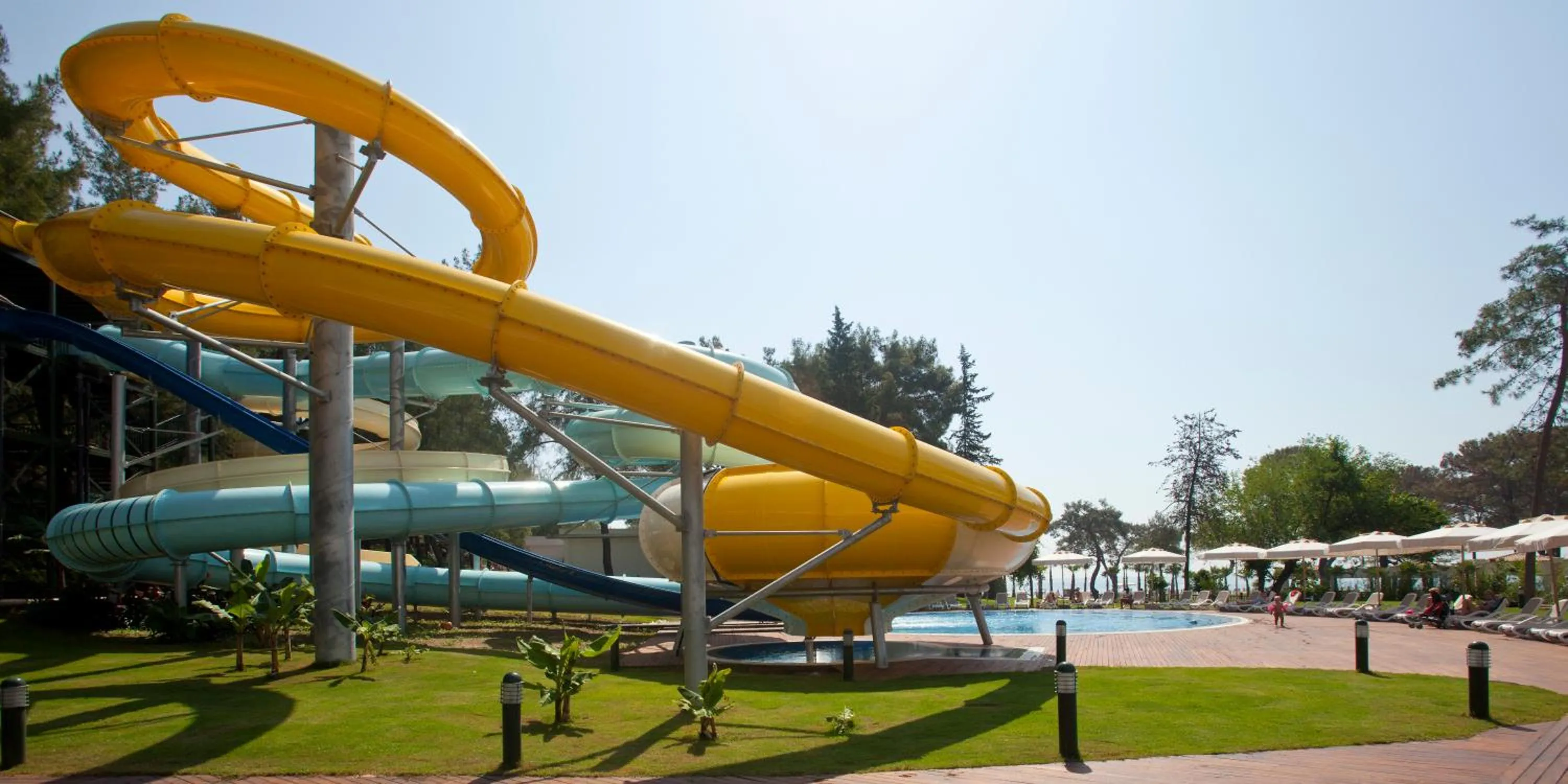 Swimming pool in Juju Premier Palace Hotel