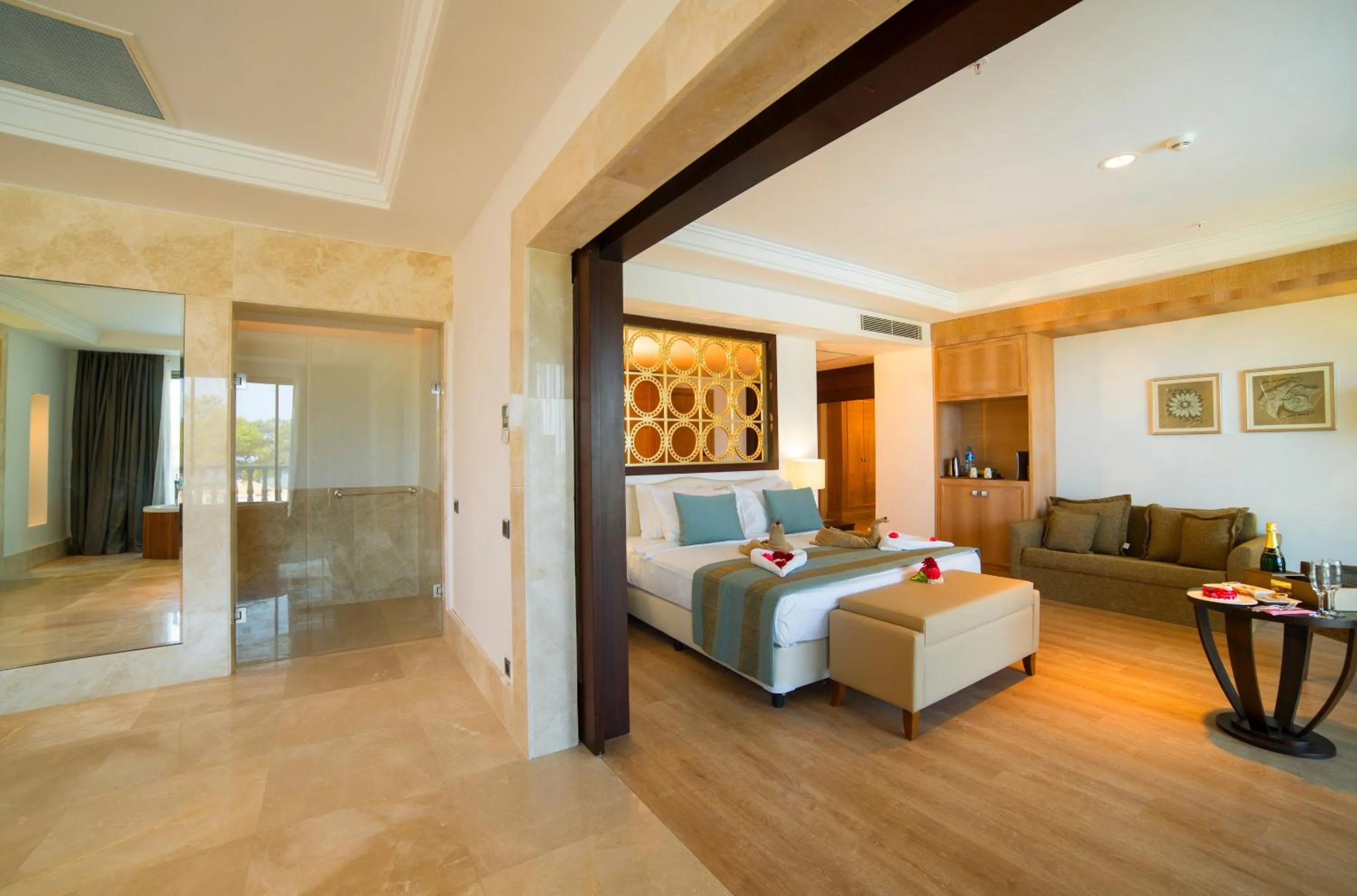 Bed in Juju Premier Palace Hotel