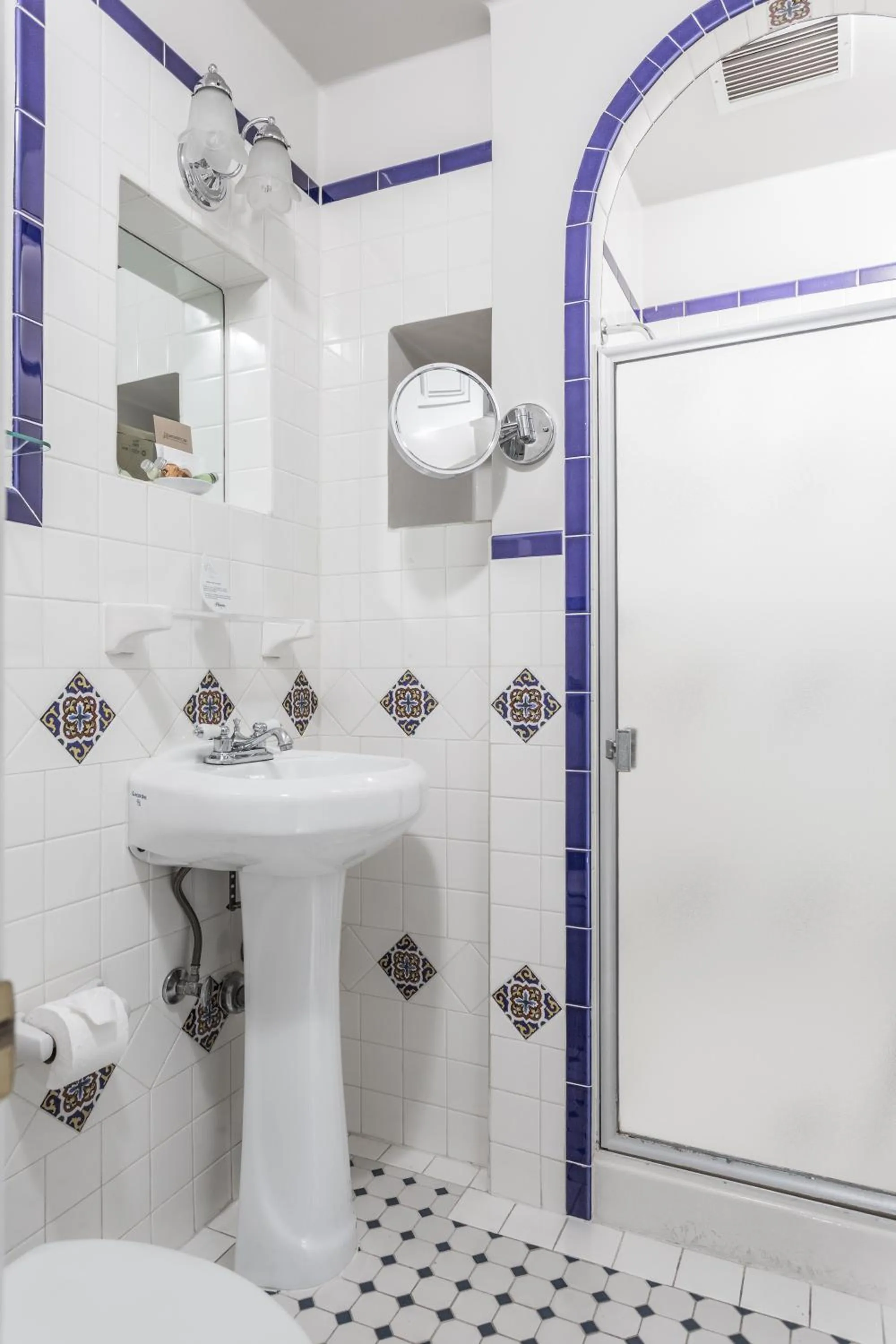 Shower in Montecito Inn