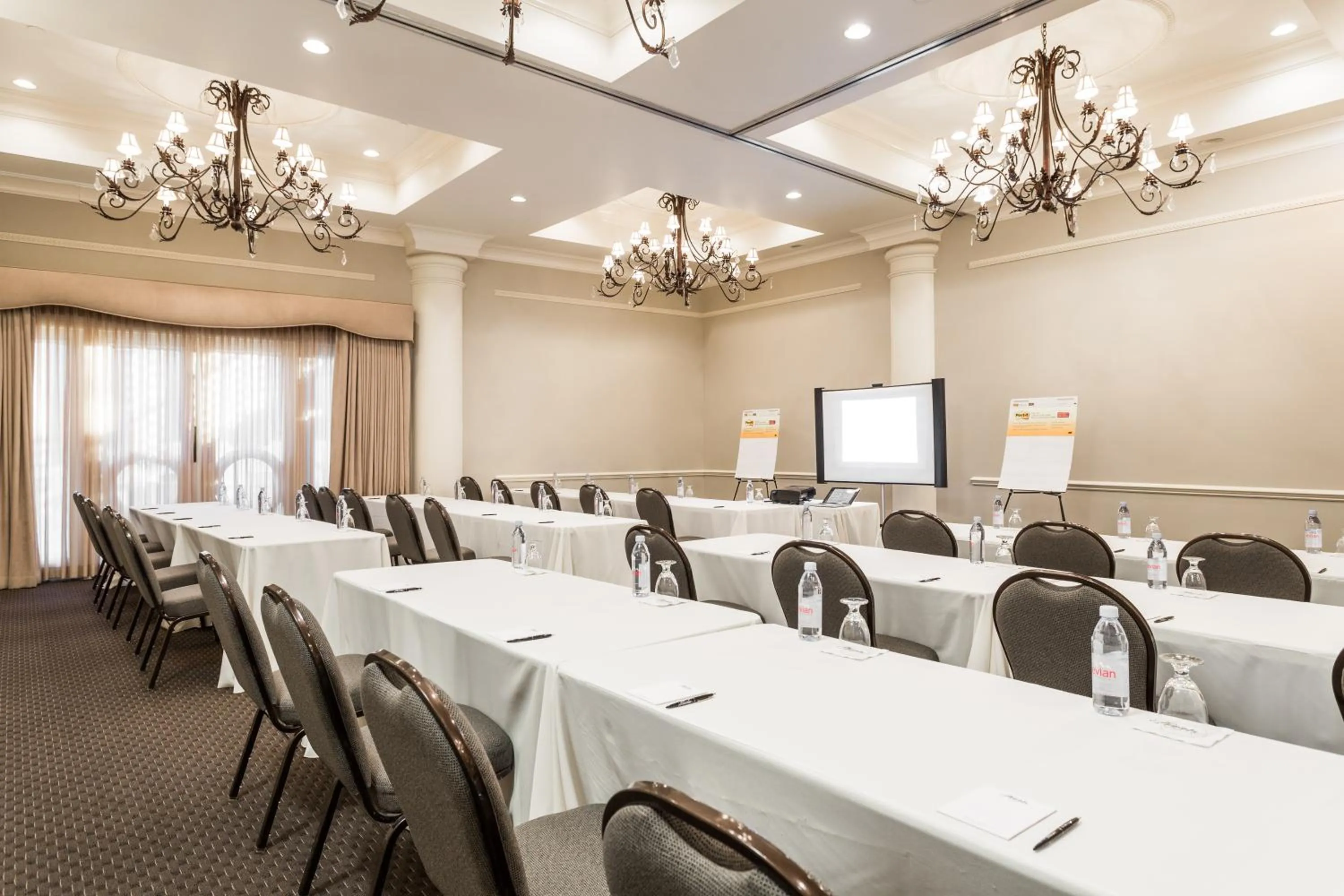 Banquet/Function facilities in Montecito Inn