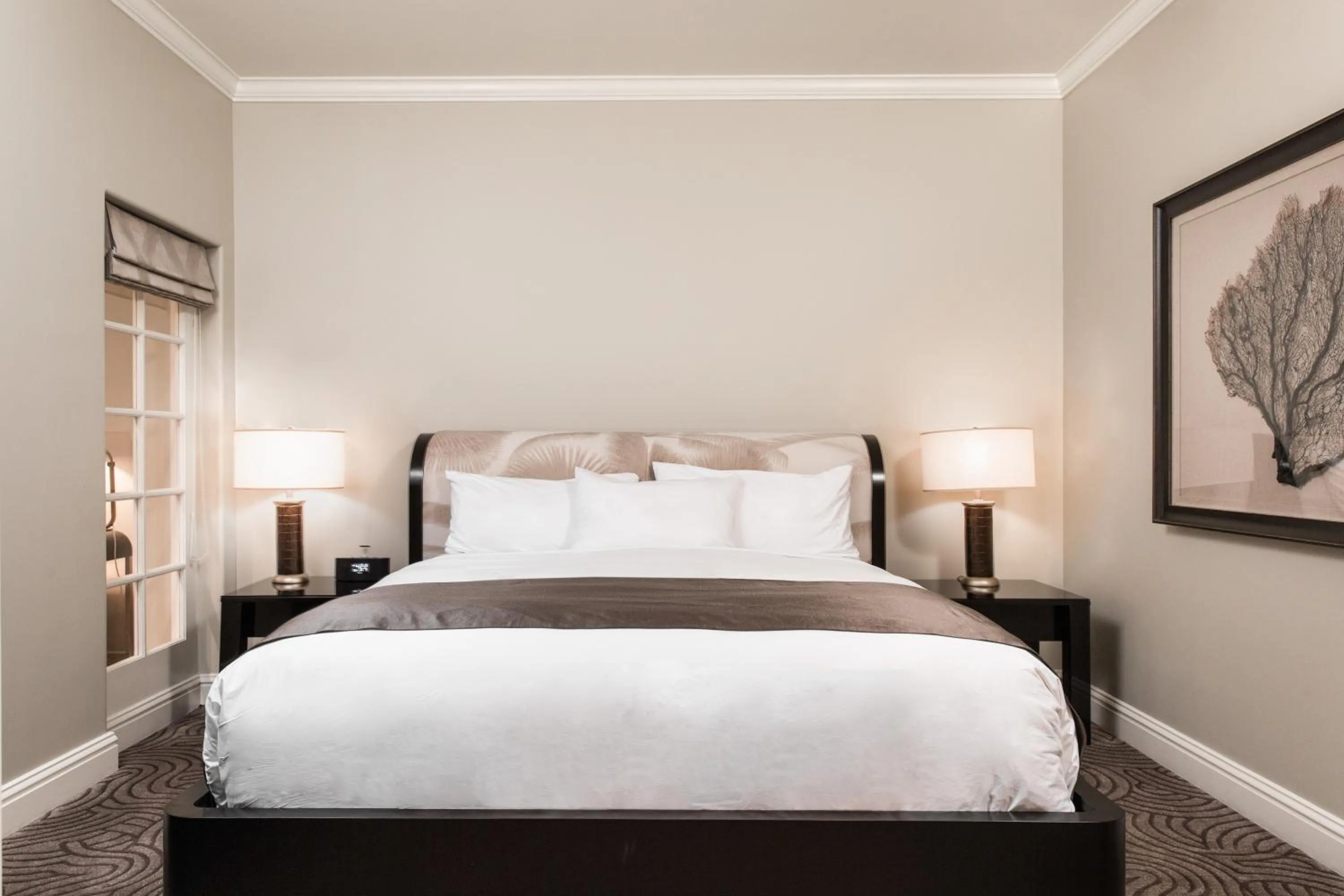 Bed in Montecito Inn