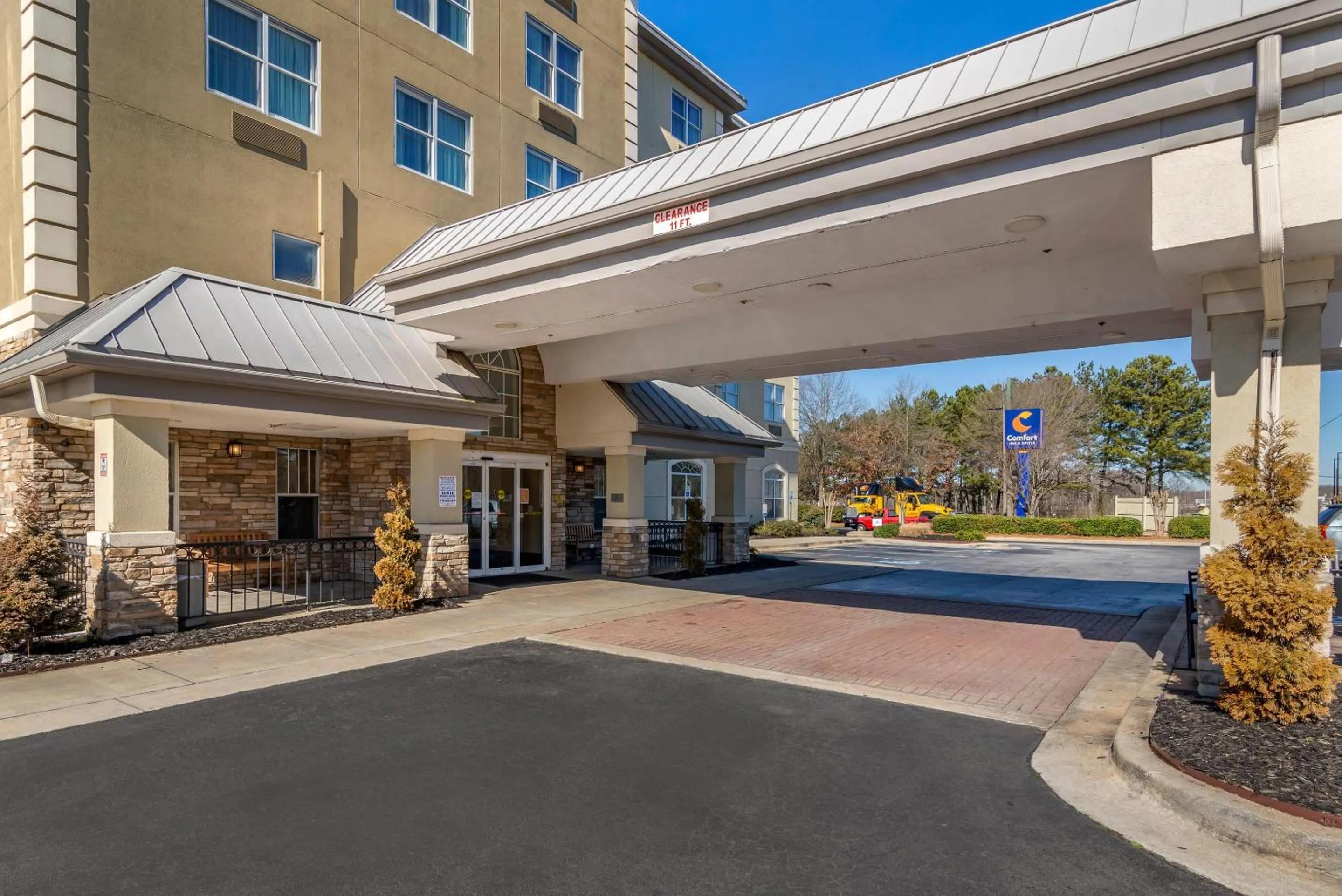 Property building in Comfort Inn & Suites near Six Flags