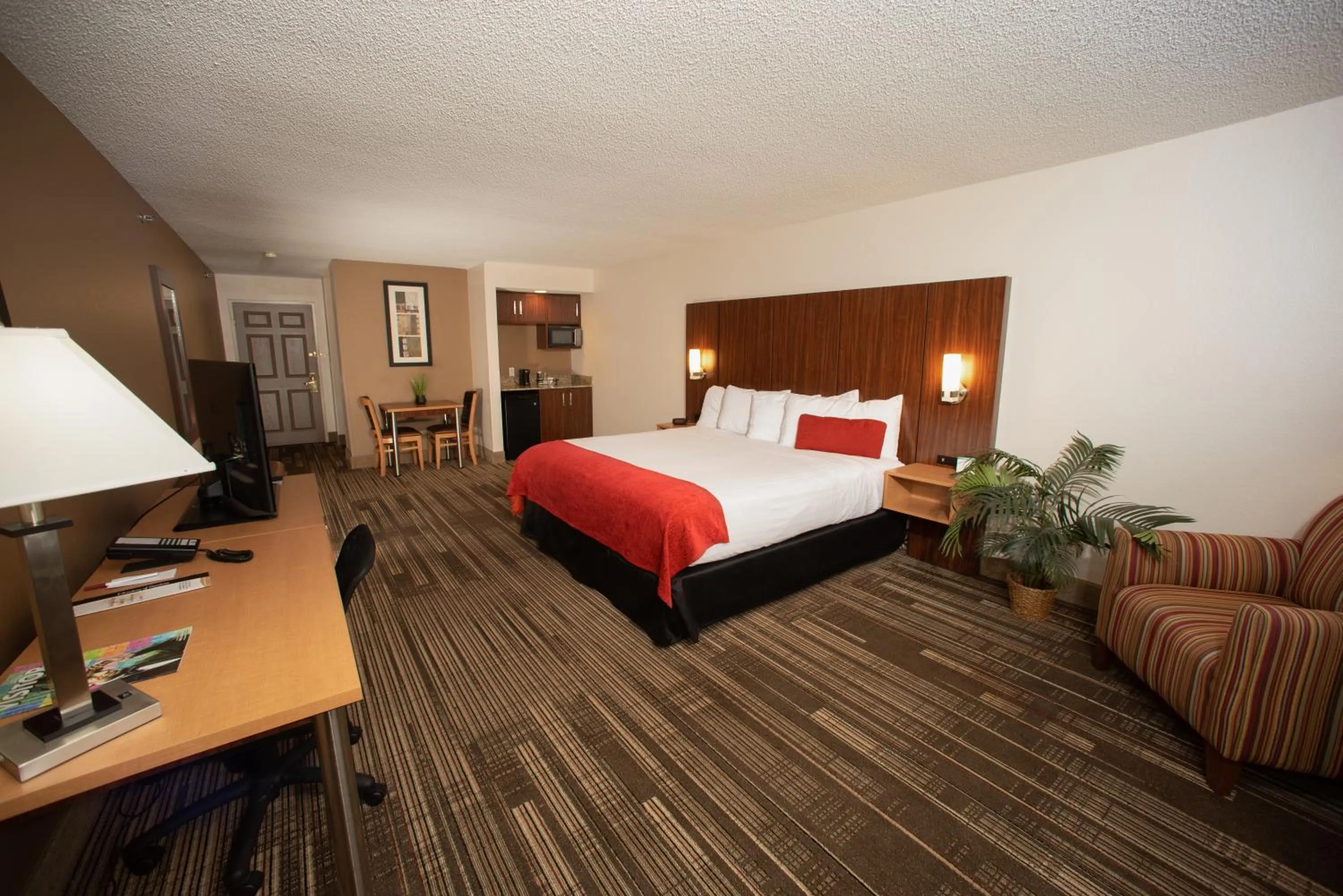 Bed in Northfield Inn Suites and Conference Center