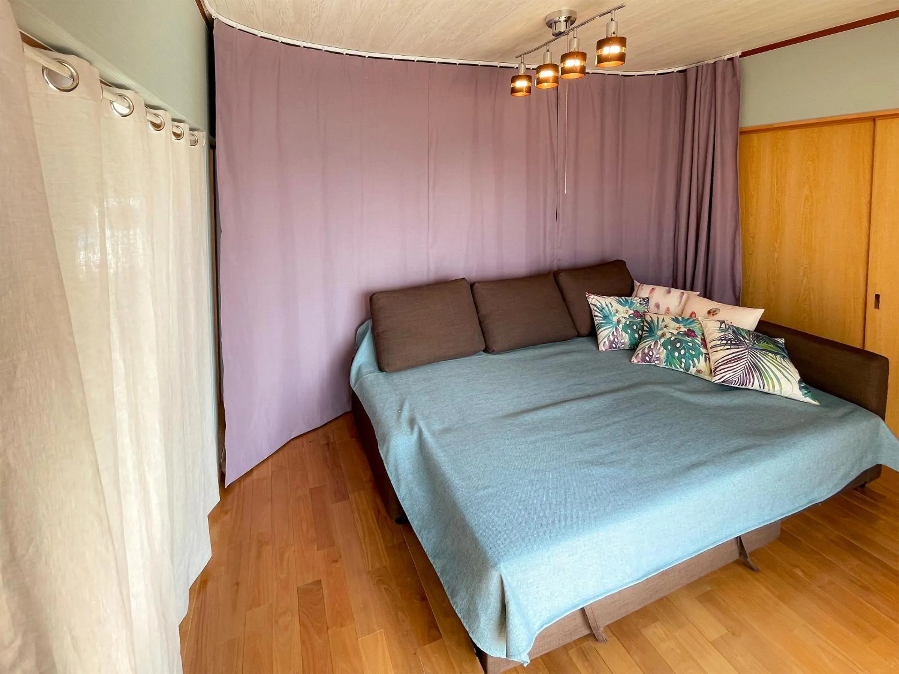 Bedroom, Bed in villa chillon