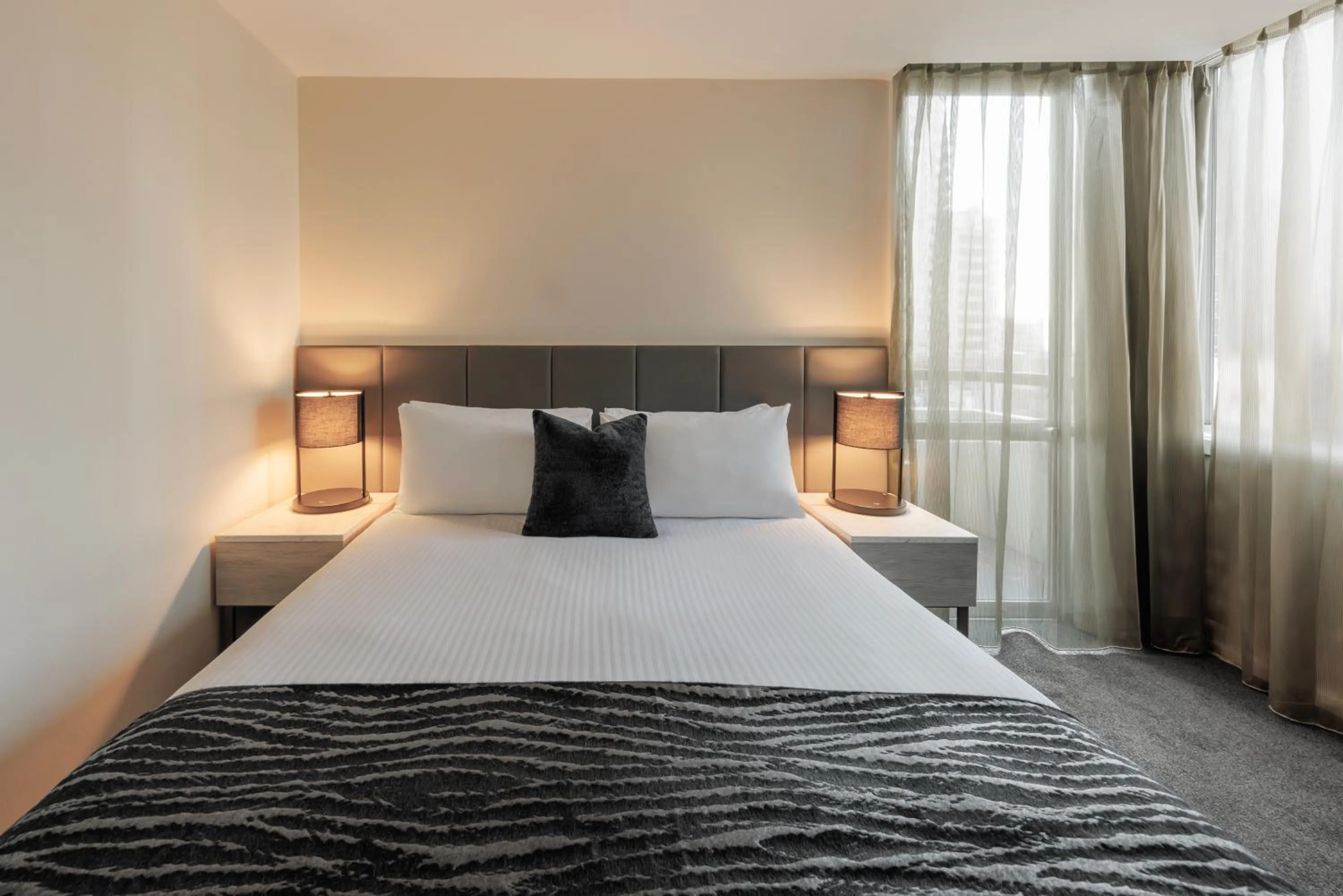 Bedroom, Bed in Hotel Grand Chancellor Melbourne